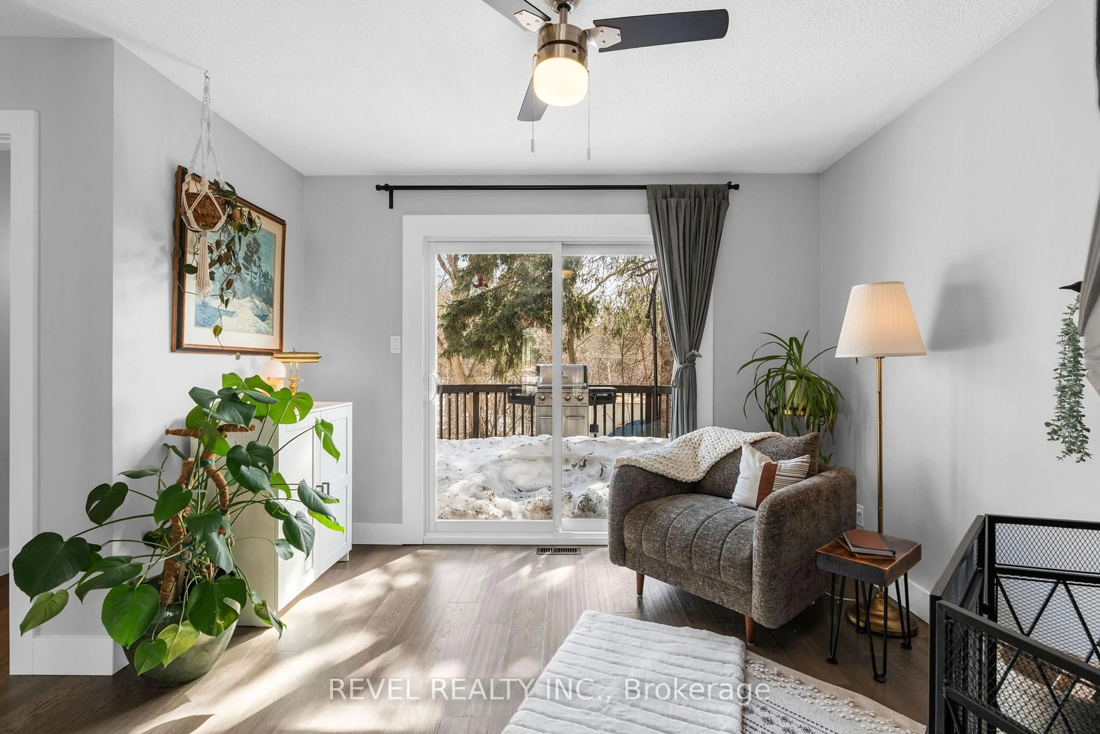 Living room with furniture, unknown for 23 OREN Blvd, Barrie Ontario L4N 4T3