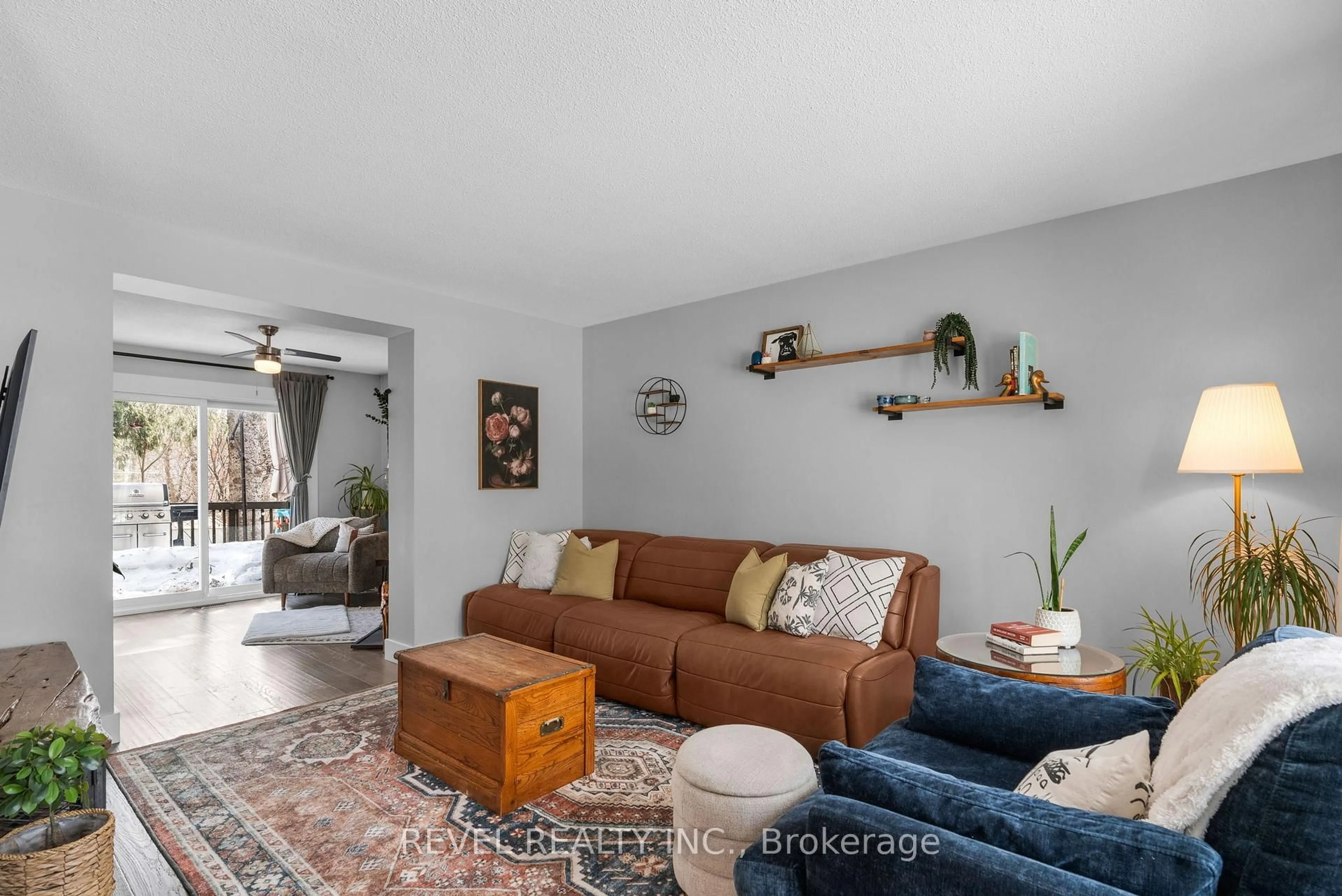 Living room with furniture, unknown for 23 OREN Blvd, Barrie Ontario L4N 4T3