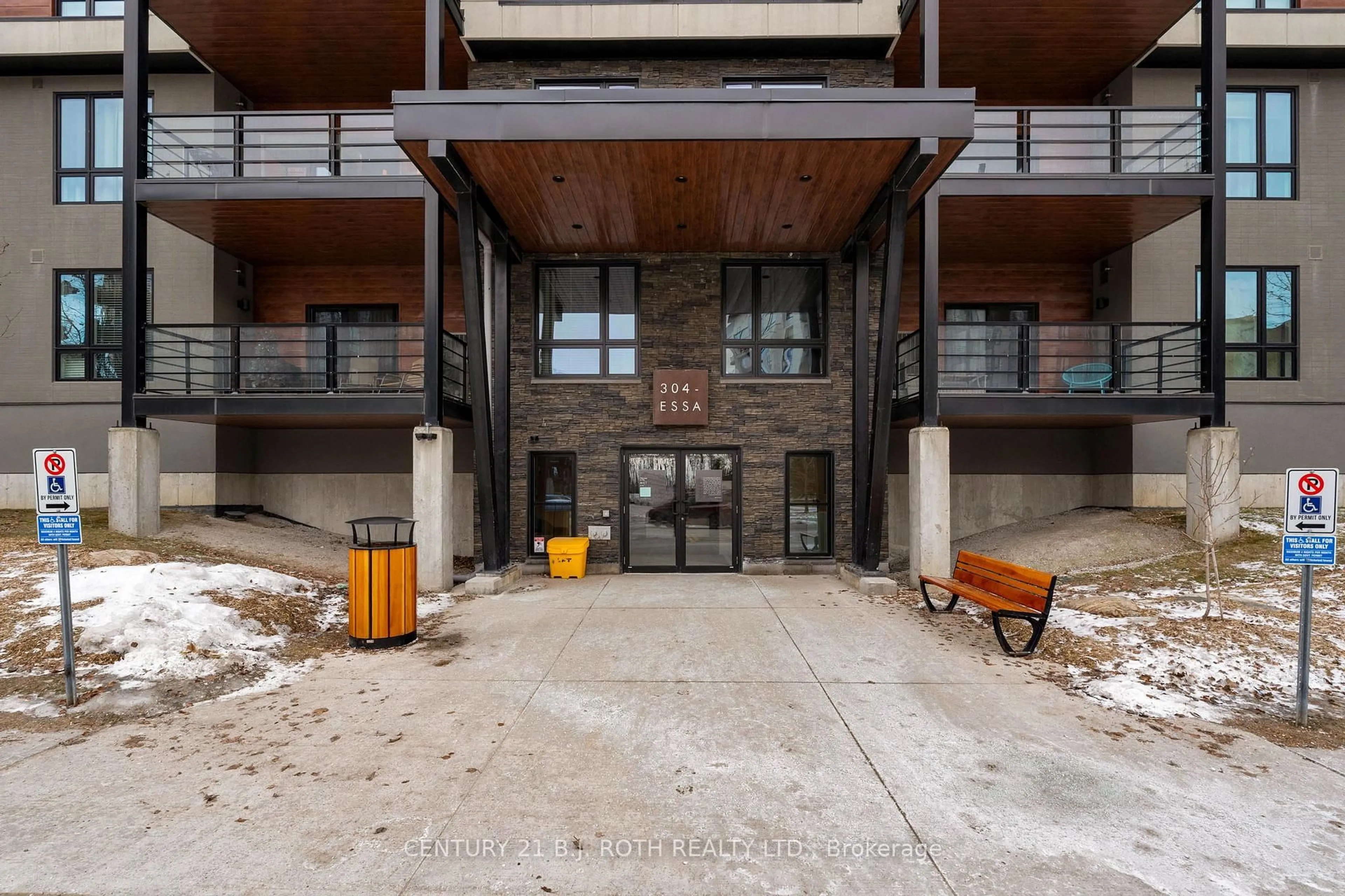 Indoor foyer for 304 Essa Rd #103, Barrie Ontario L9J 0H4