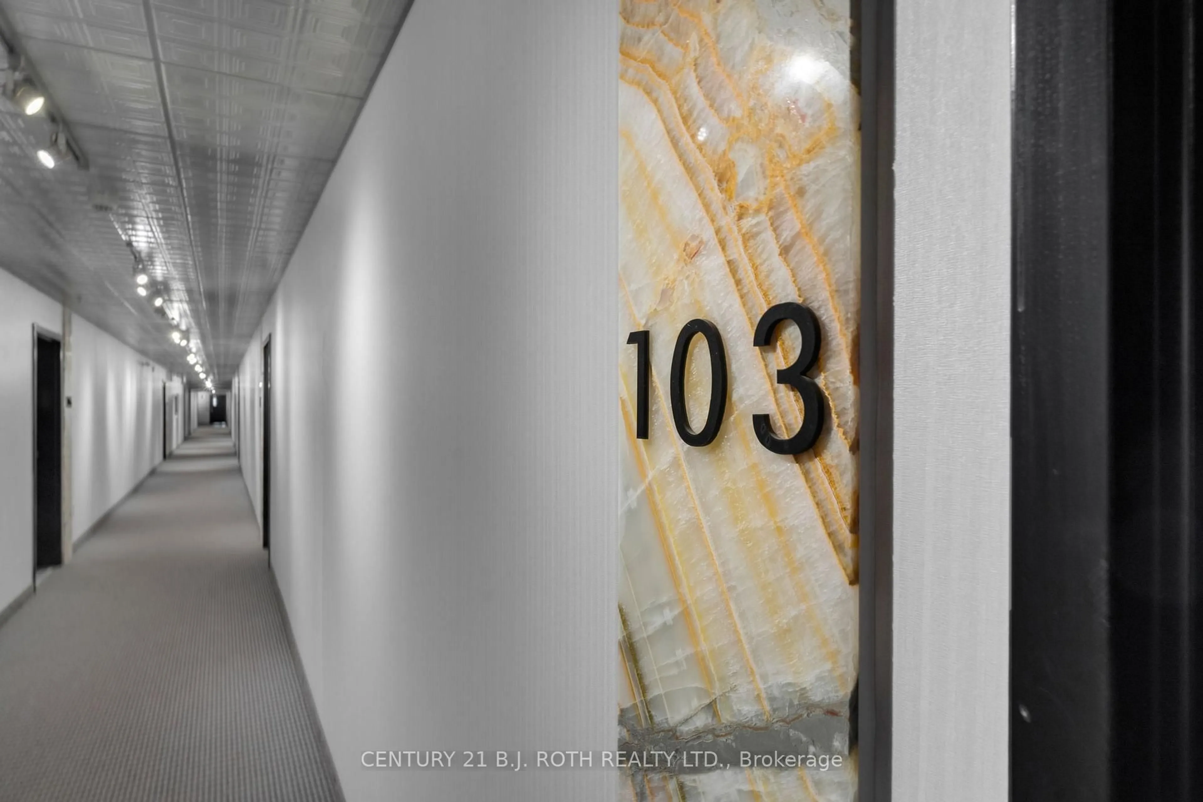 Indoor foyer for 304 Essa Rd #103, Barrie Ontario L9J 0H4