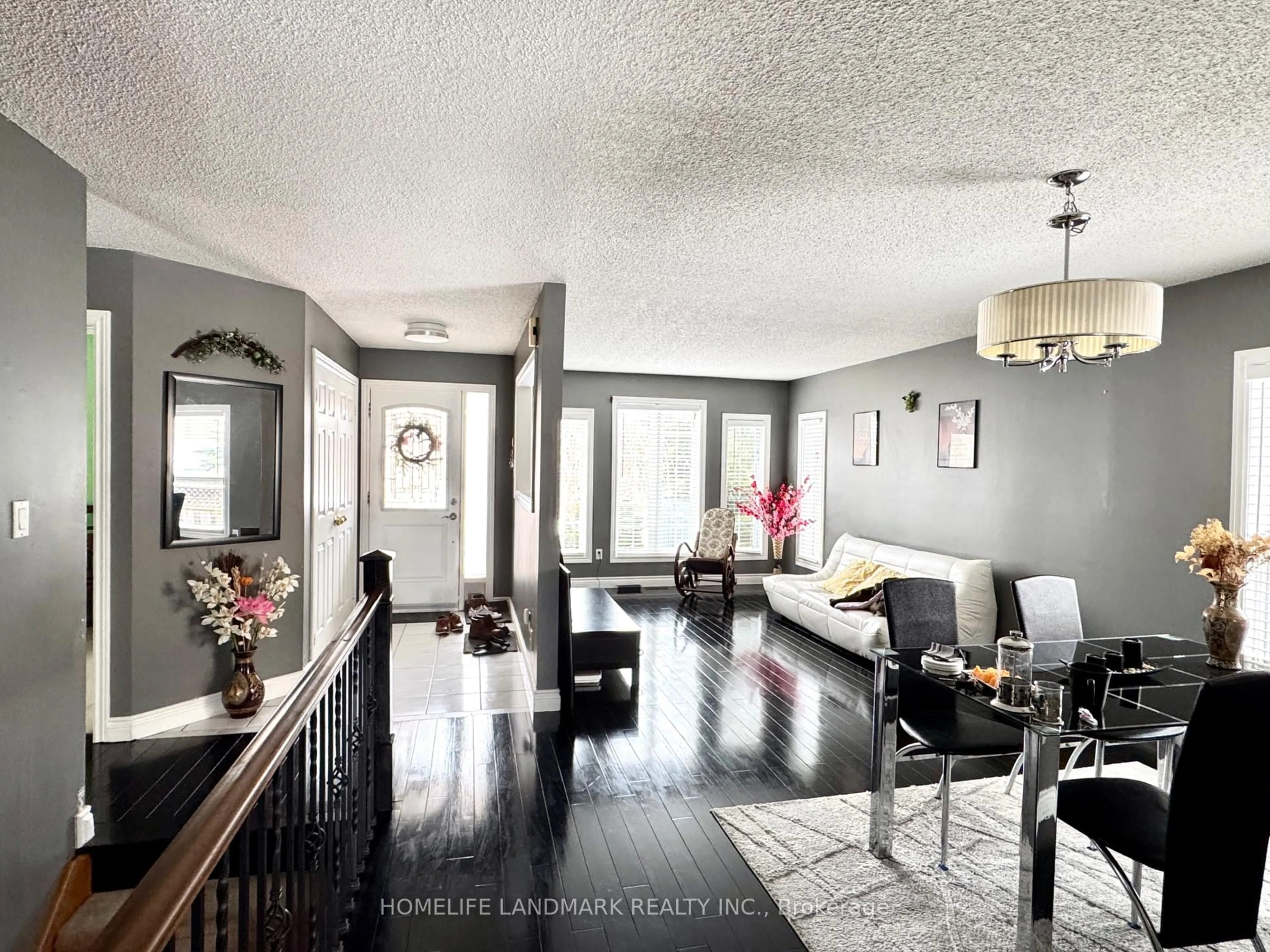 Unknown for 32 Simmons Cres, Barrie Ontario L4N 7T7