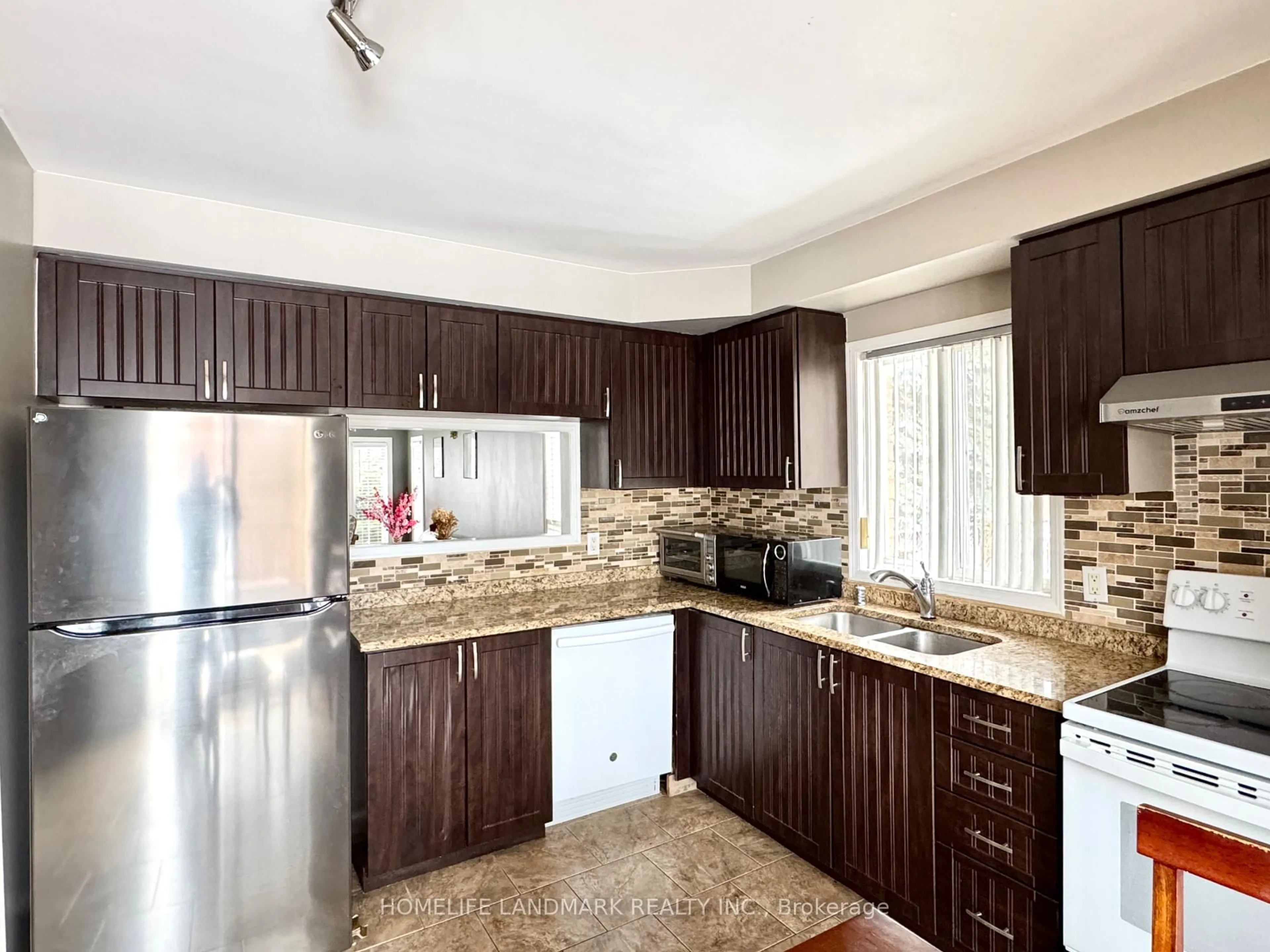 Unknown for 32 Simmons Cres, Barrie Ontario L4N 7T7