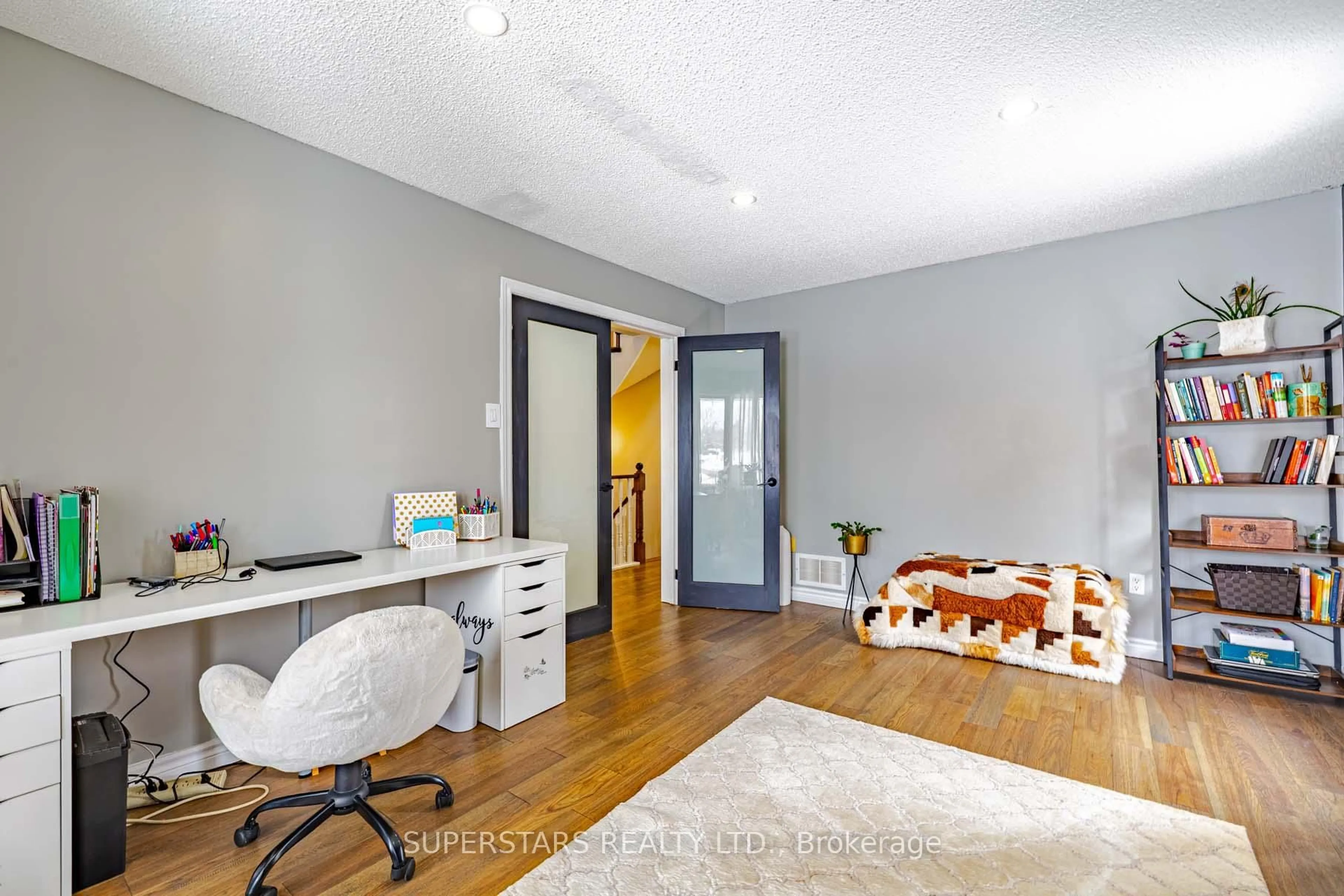 A pic of a room for 61 Barwick Dr, Barrie Ontario L4N 6Z5