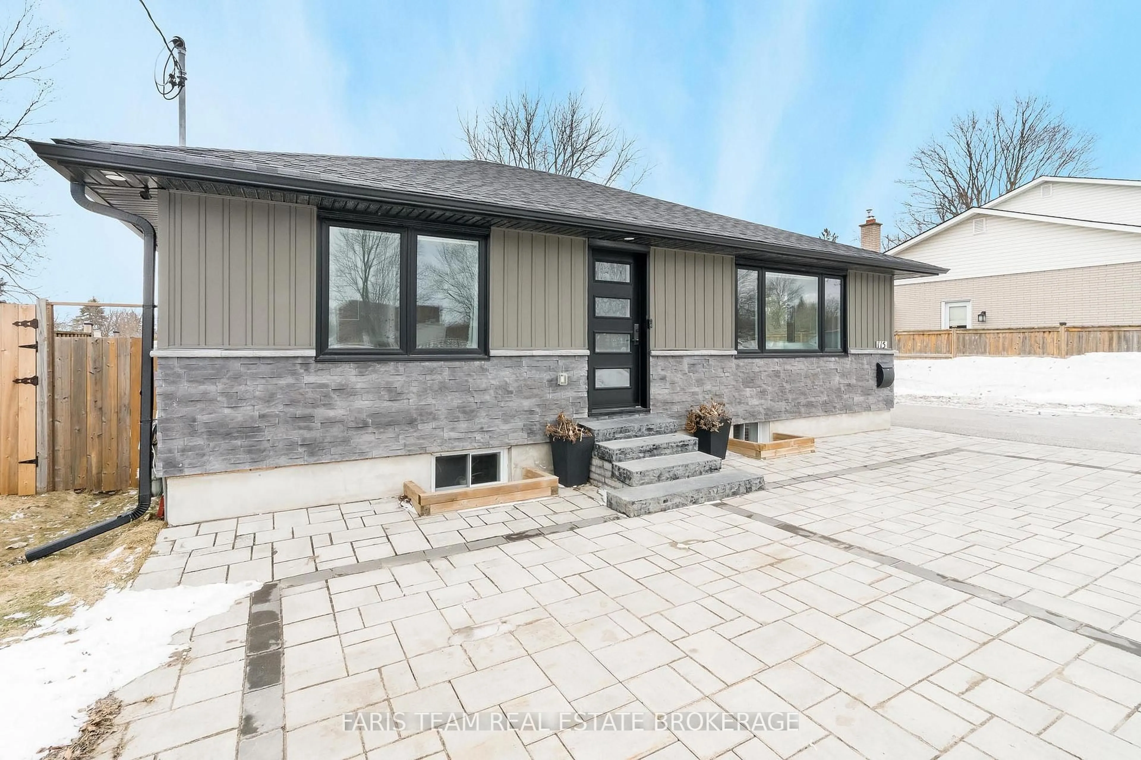 Home with brick exterior material, street for 115 Bayview Dr, Barrie Ontario L4N 3P3