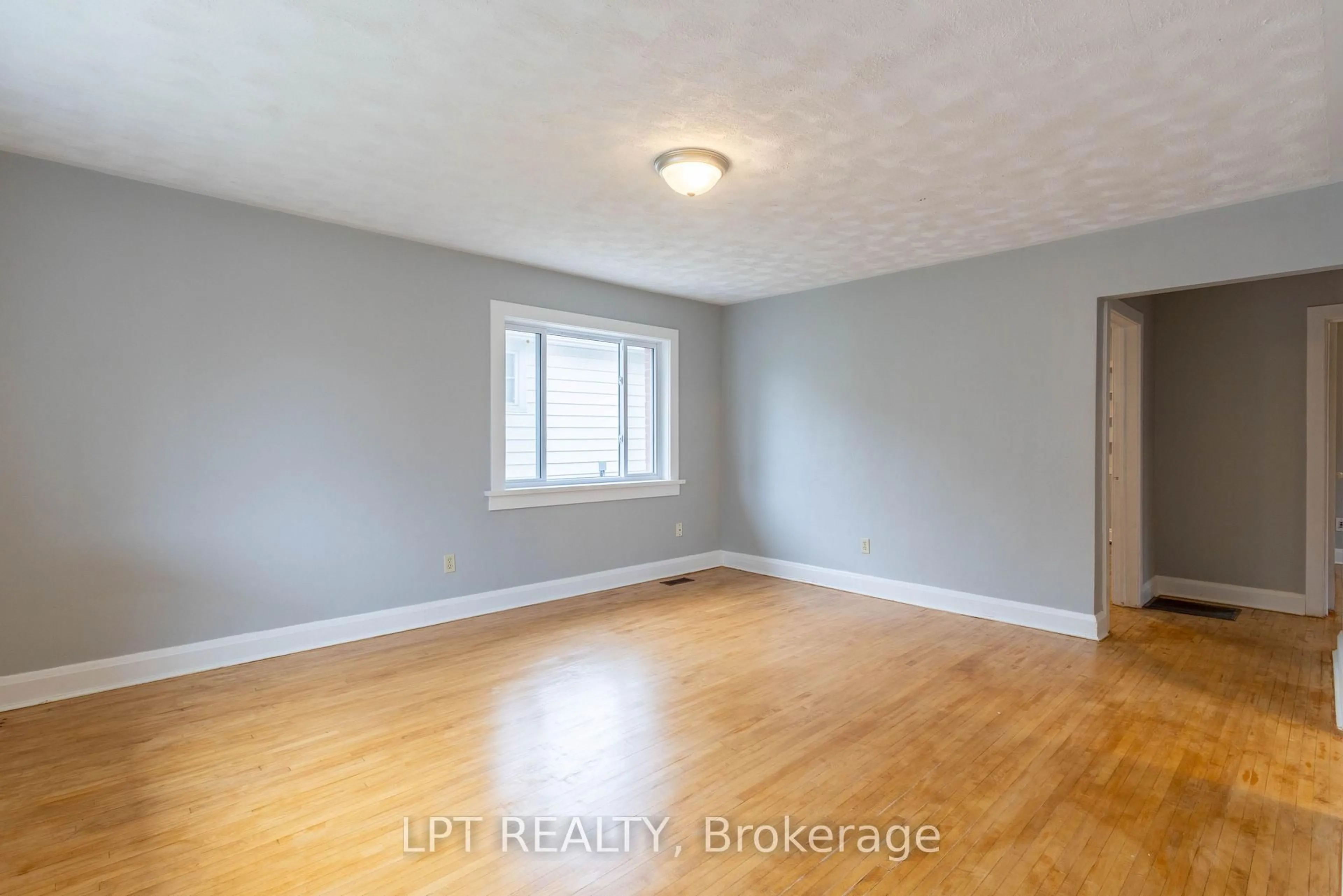 A pic of a room for 342 Linwood Ave, Orillia Ontario L3V 2X1