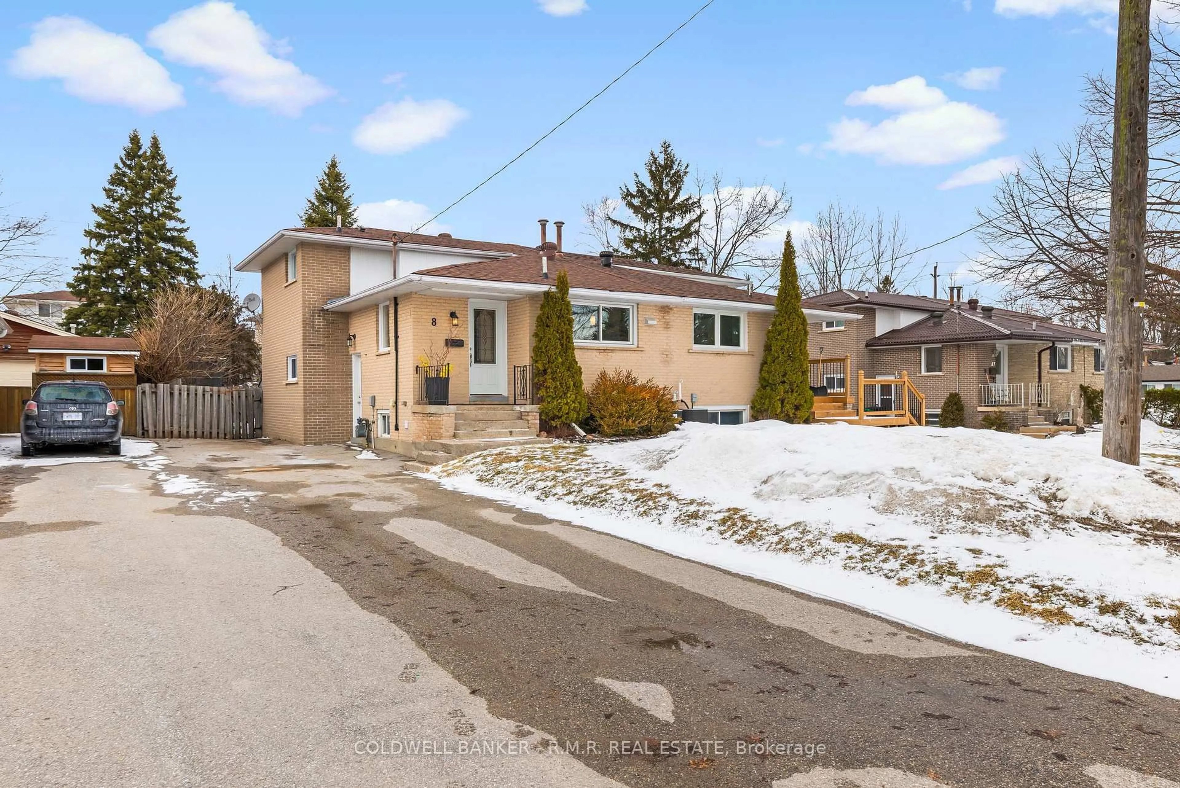 Unknown for 8 Charlbrook Ave, Barrie Ontario L4M 2Y4