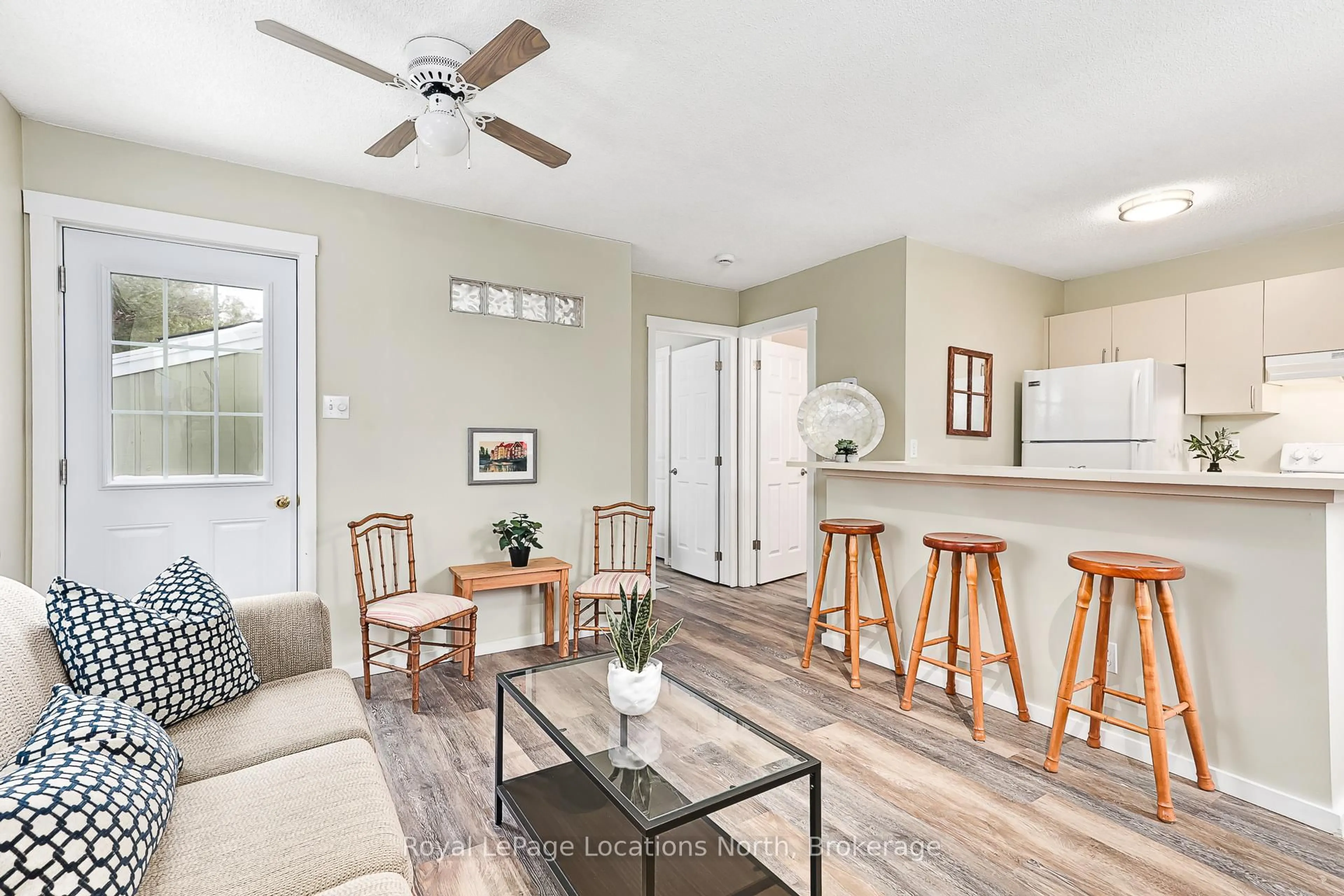 Open concept kitchen, unknown for 19 Dawson Dr #47, Collingwood Ontario L9Y 5B4