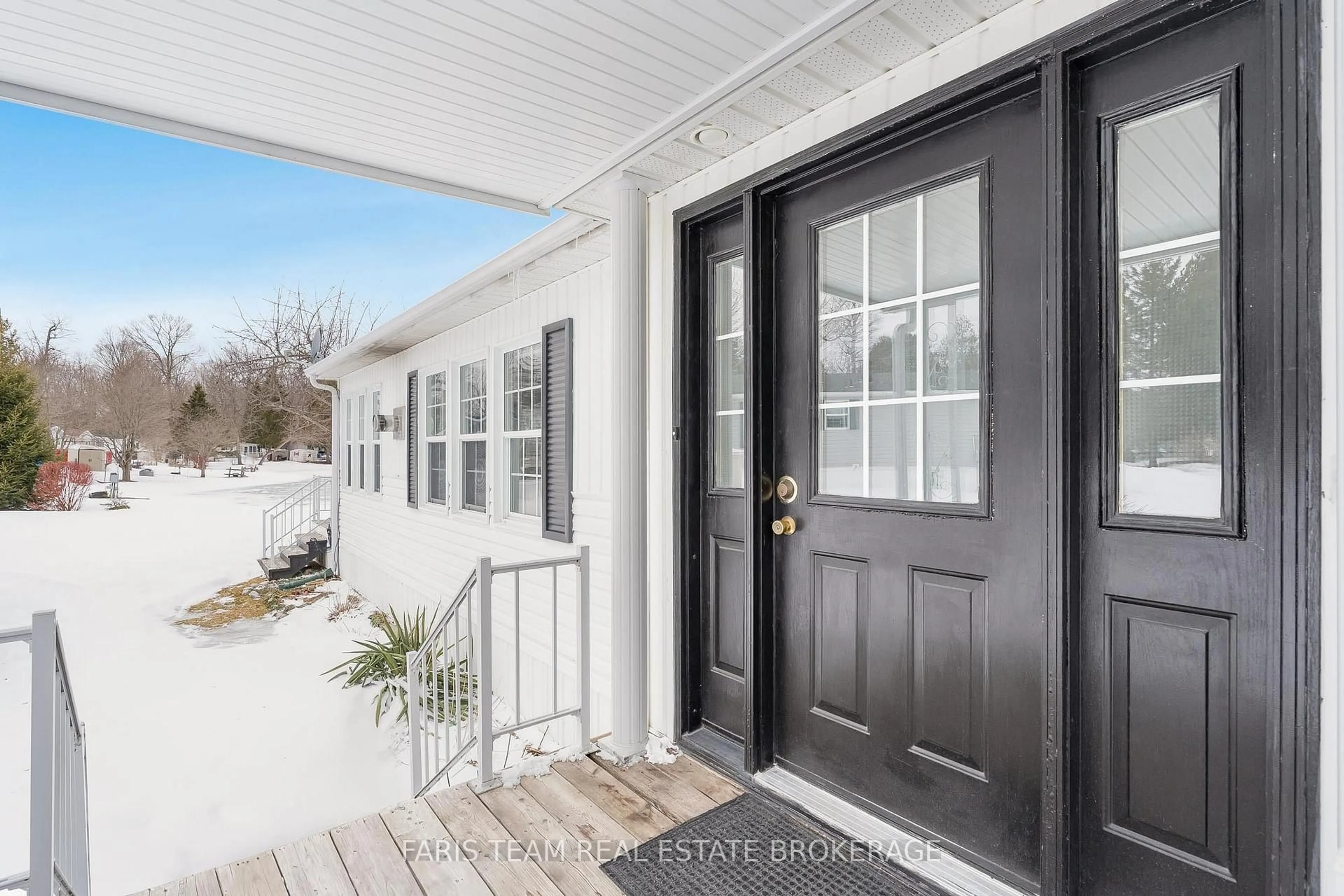 Indoor entryway for 68 The Boardwalk, Wasaga Beach Ontario L9Z 3A8