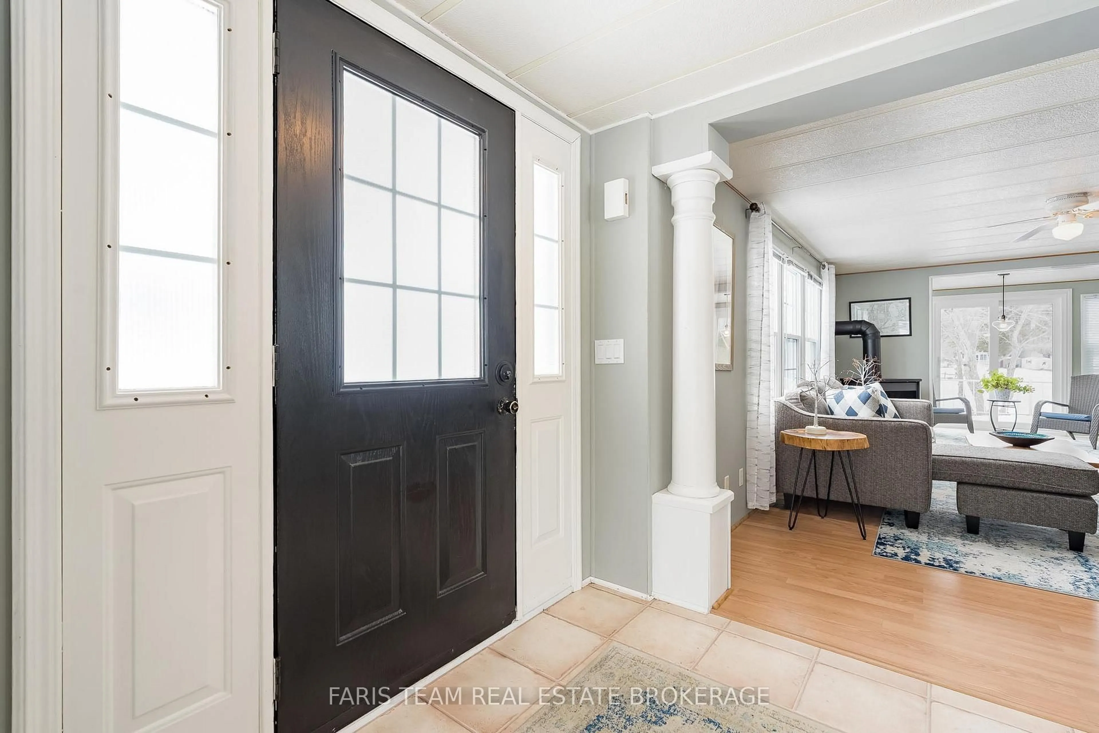 Indoor entryway for 68 The Boardwalk, Wasaga Beach Ontario L9Z 3A8