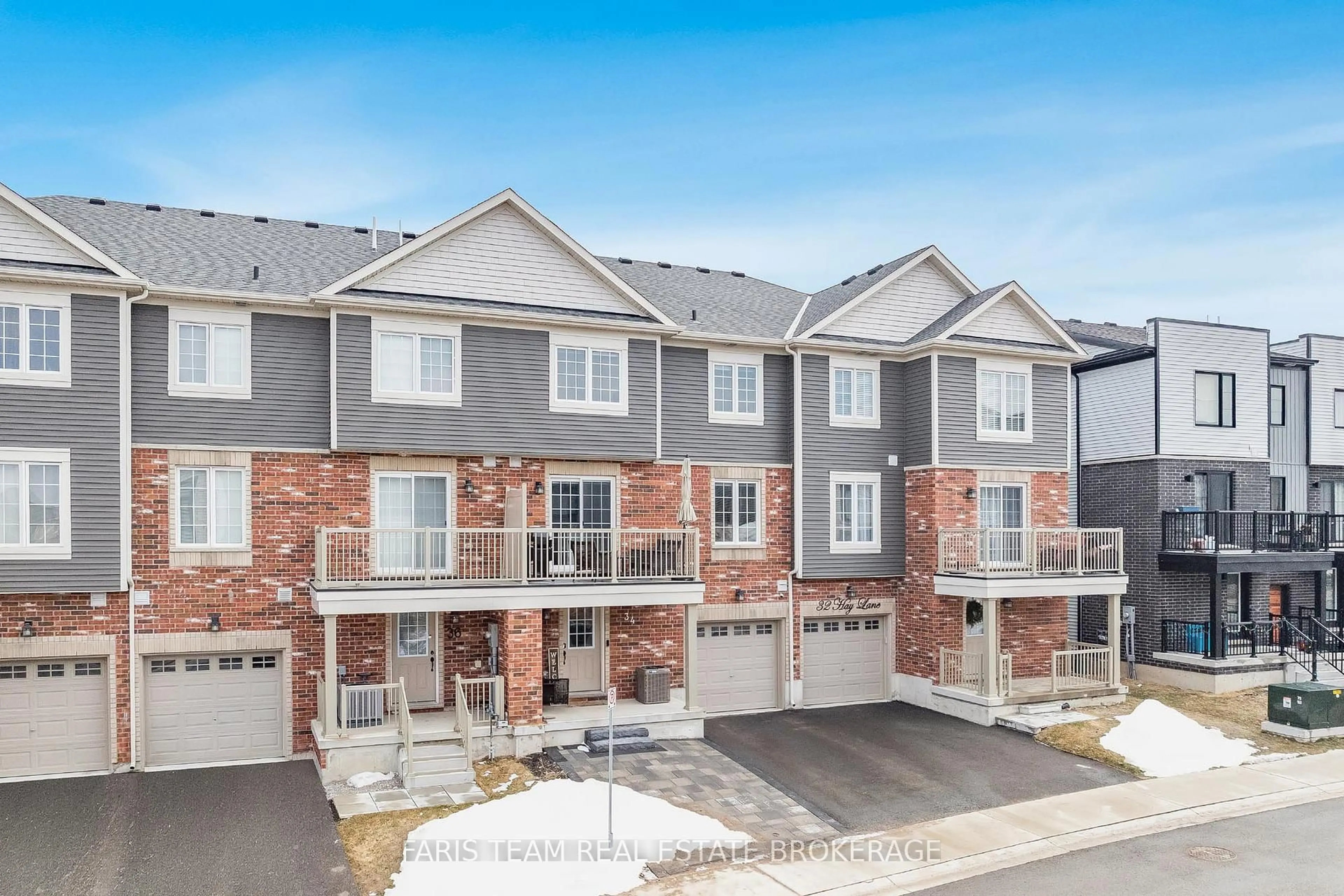 A pic from outside/outdoor area/front of a property/back of a property/a pic from drone, street for 34 Hay Lane, Barrie Ontario L9J 0V5