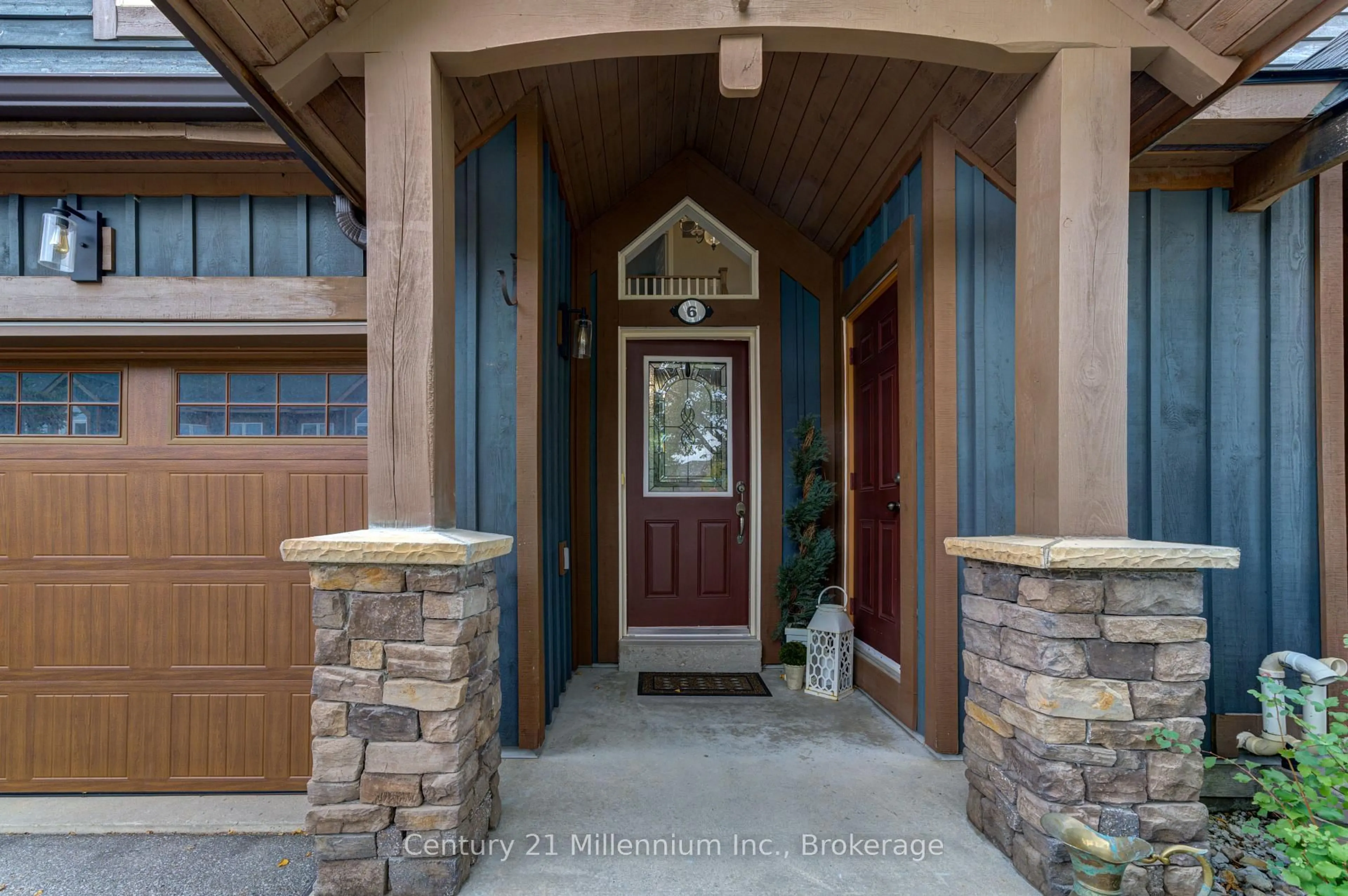 Indoor entryway for 6 Wildrose Tr #15, Collingwood Ontario L9Y 0J4