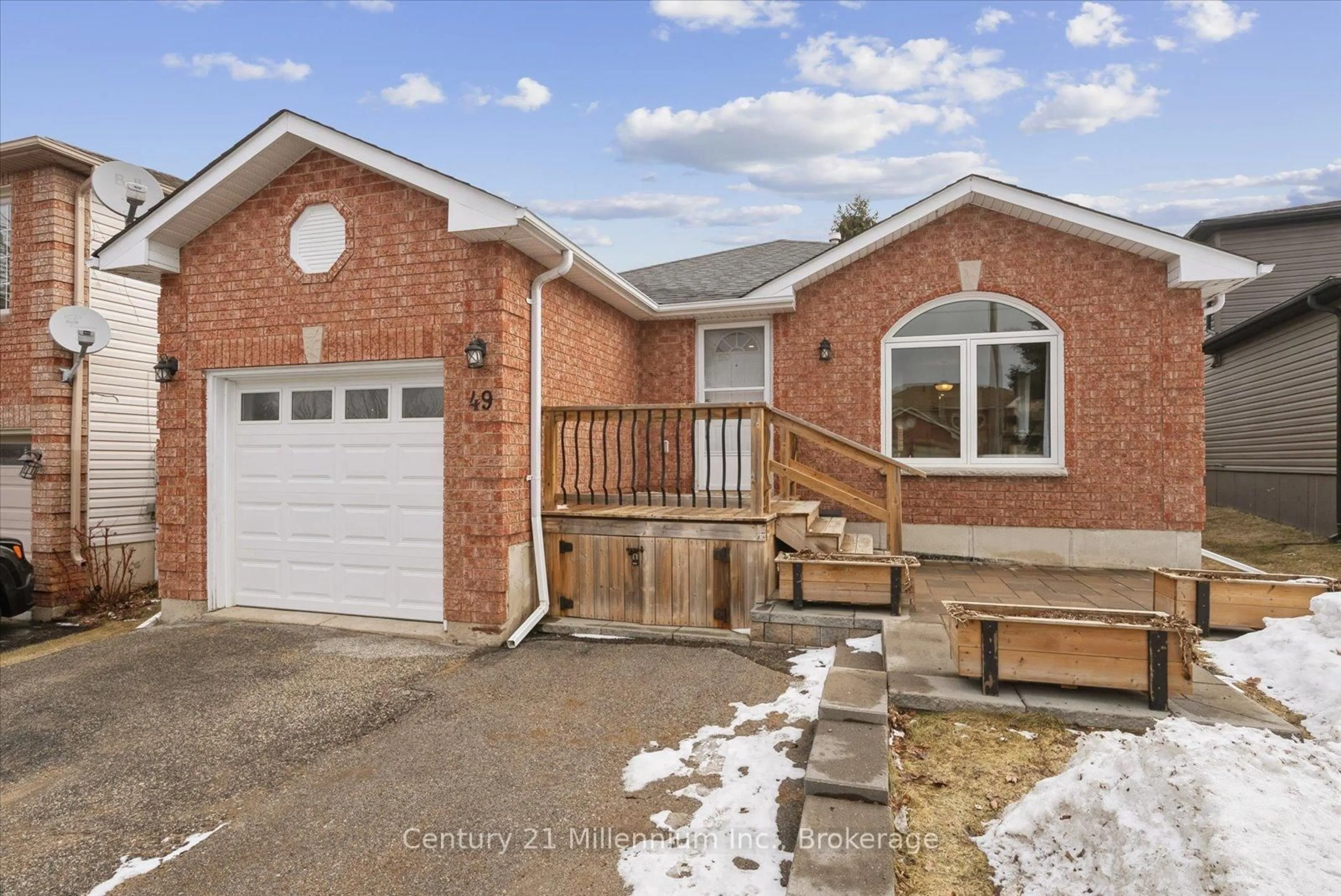 Home with brick exterior material, street for 49 Waddington Cres, Barrie Ontario L4N 8C7