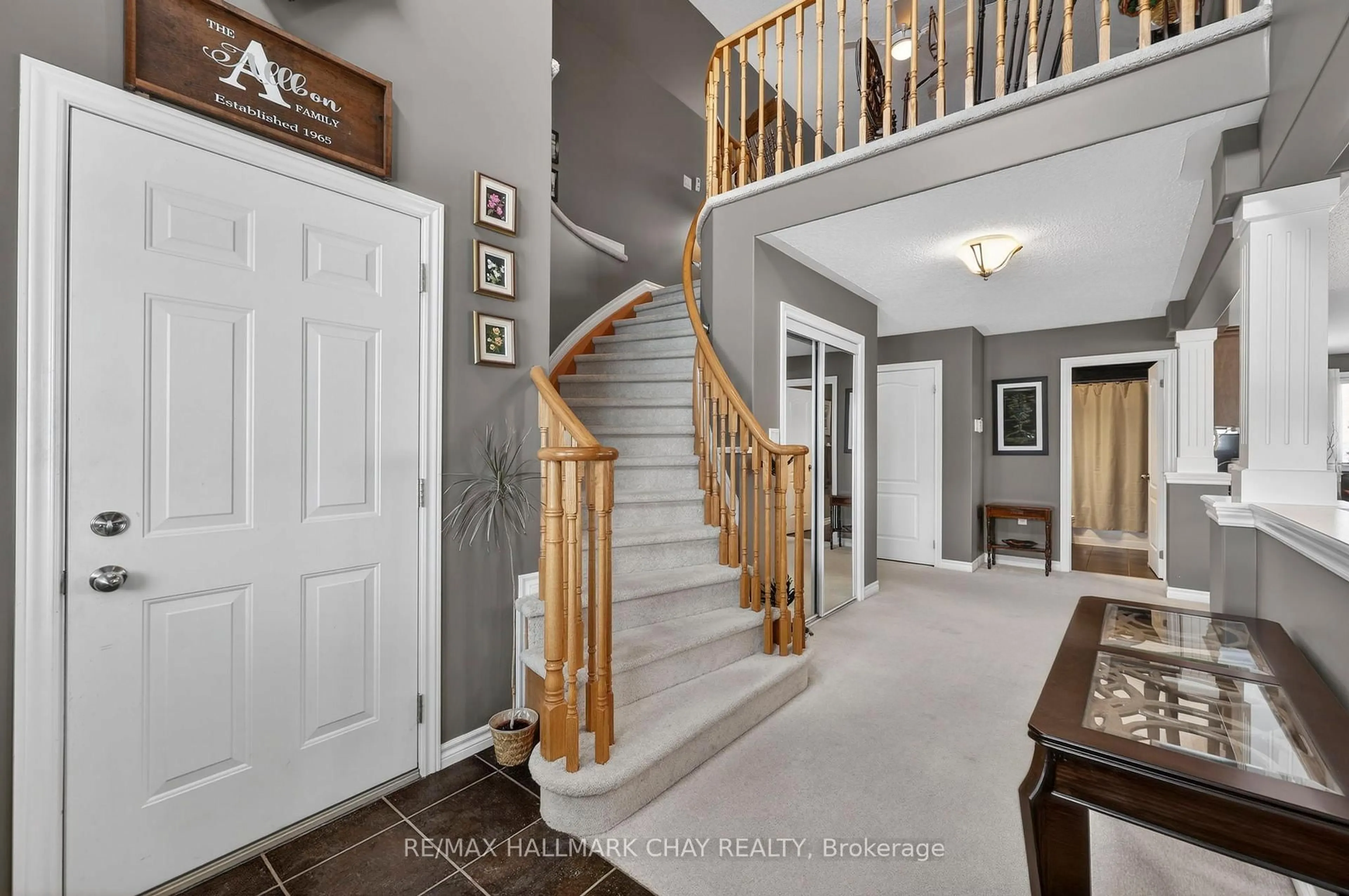 Indoor entryway for 16 Sheppard Dr, Tay Ontario L0K 2A0