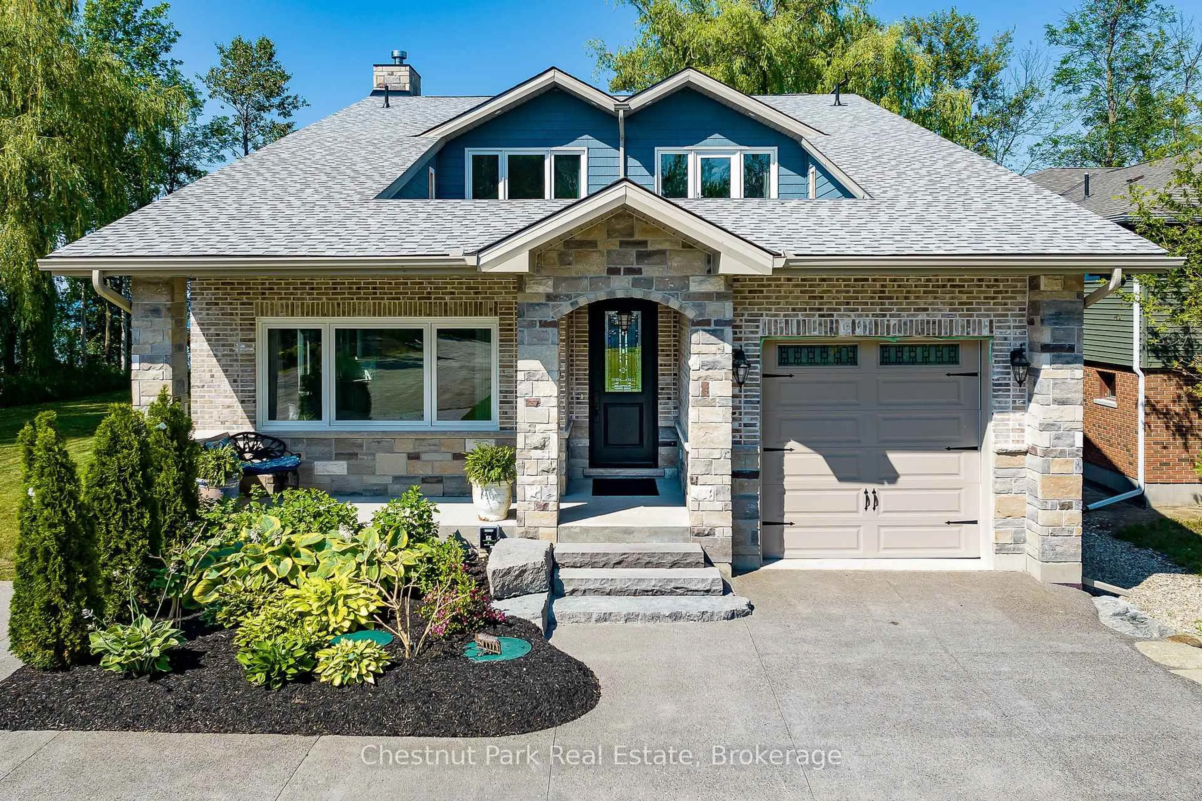 Home with brick exterior material, street for 47 Glen Rd, Collingwood Ontario L9Y 0X2