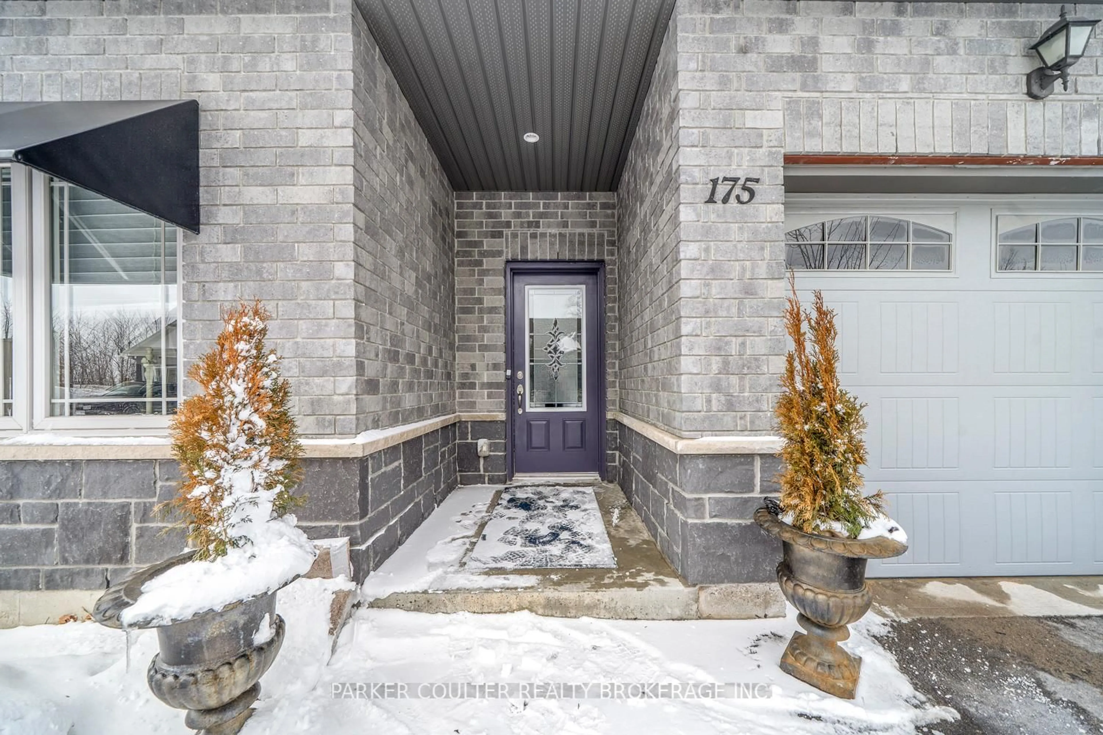 Indoor entryway for 175 Lucy Lane, Orillia Ontario L3V 0G3