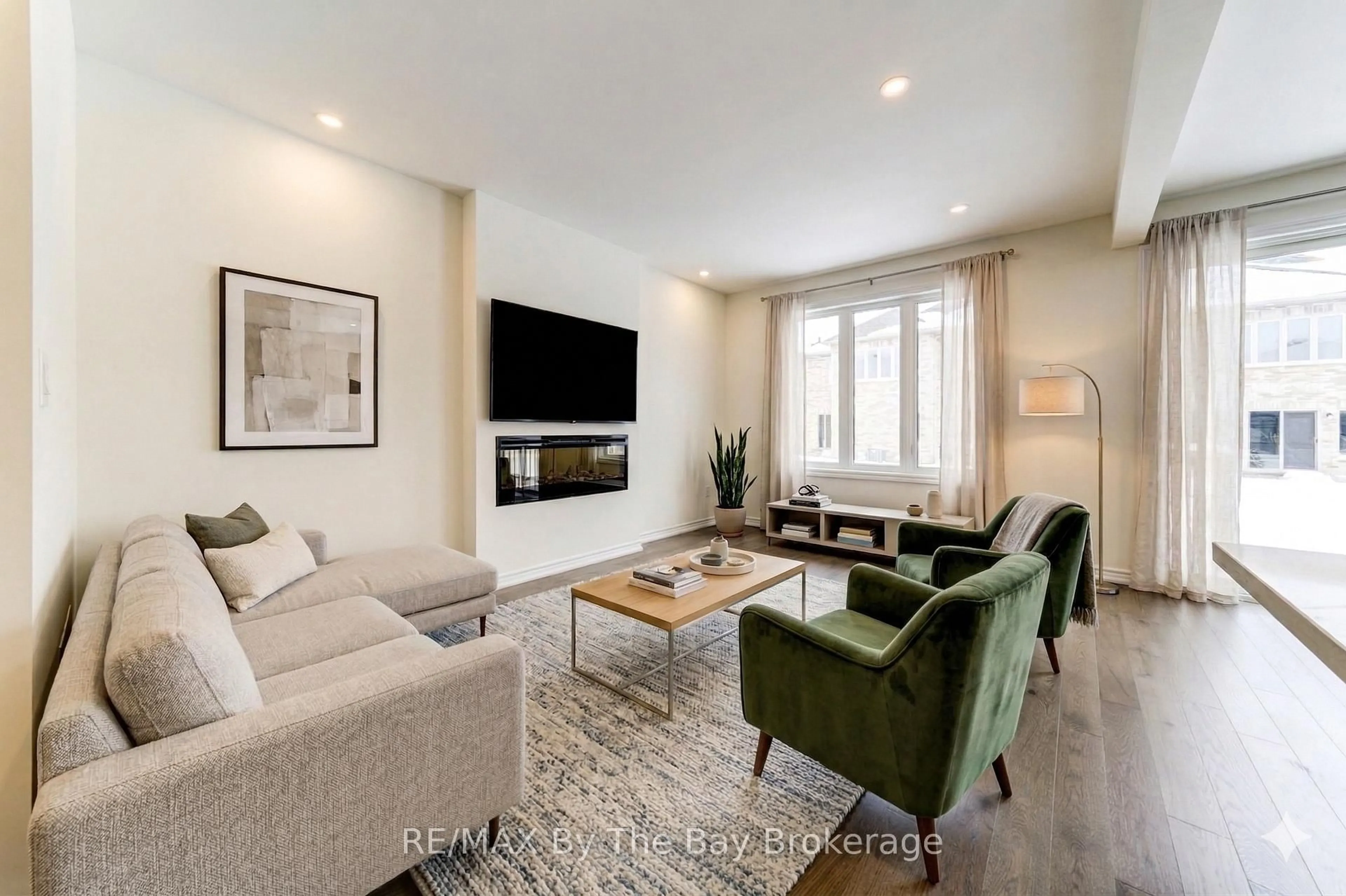 Living room with furniture, unknown for 17 Sun Valley Ave, Wasaga Beach Ontario L9Z 0N6