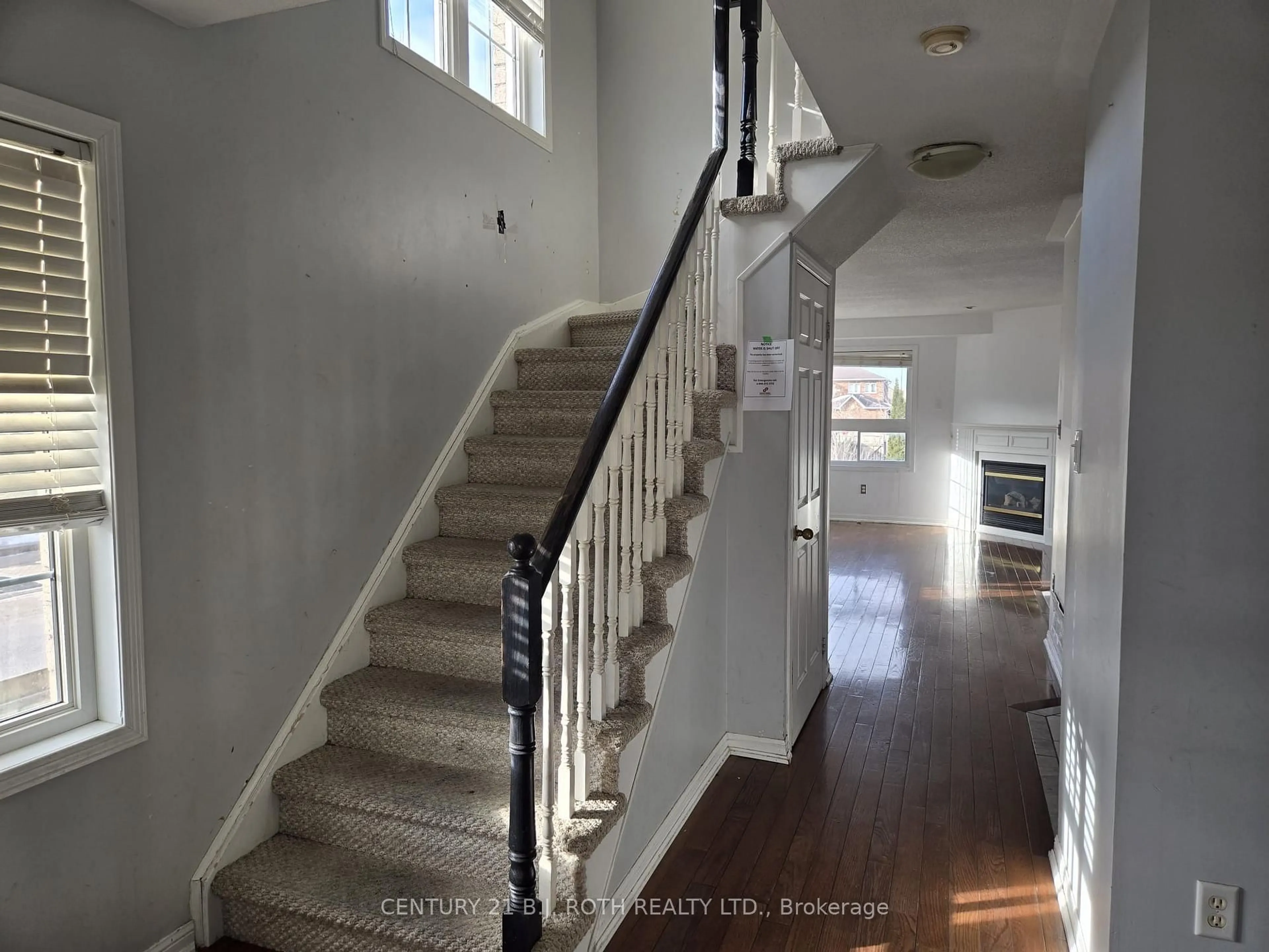 Unknown for 60 Ridwell St, Barrie Ontario L4N 0X2