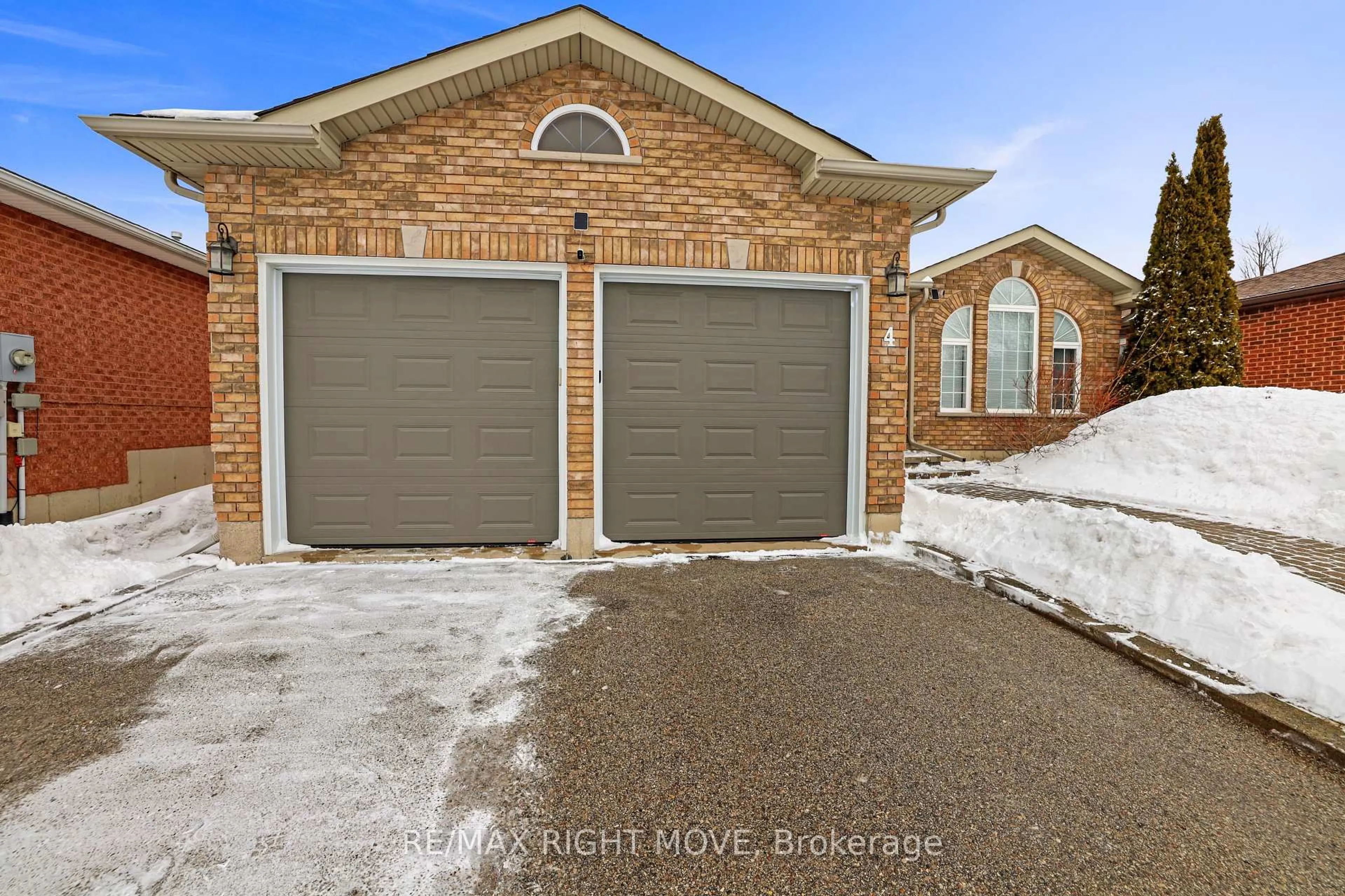 Home with brick exterior material, street for 4 Carter Cres, Orillia Ontario L3V 7S3