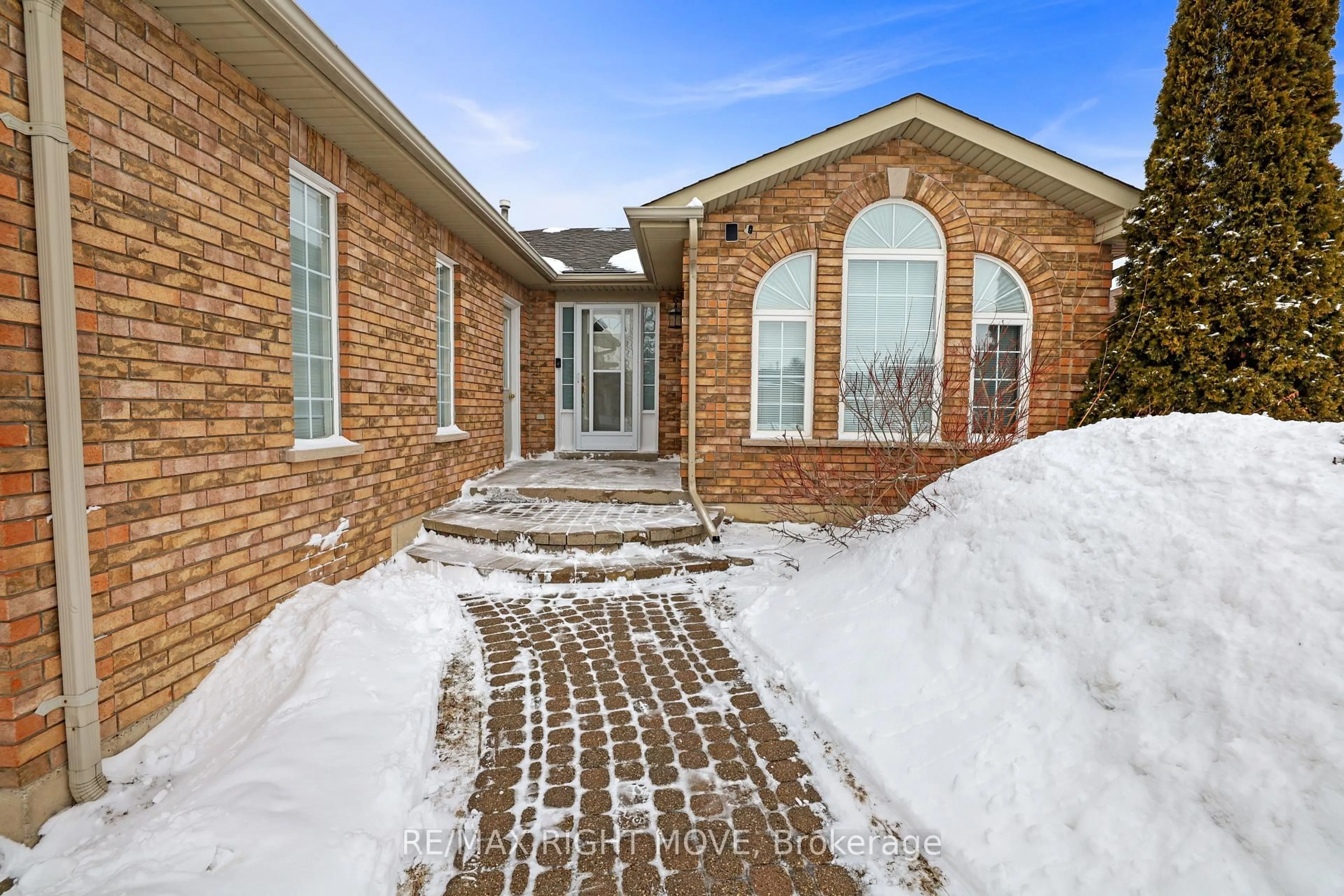 Home with brick exterior material, street for 4 Carter Cres, Orillia Ontario L3V 7S3