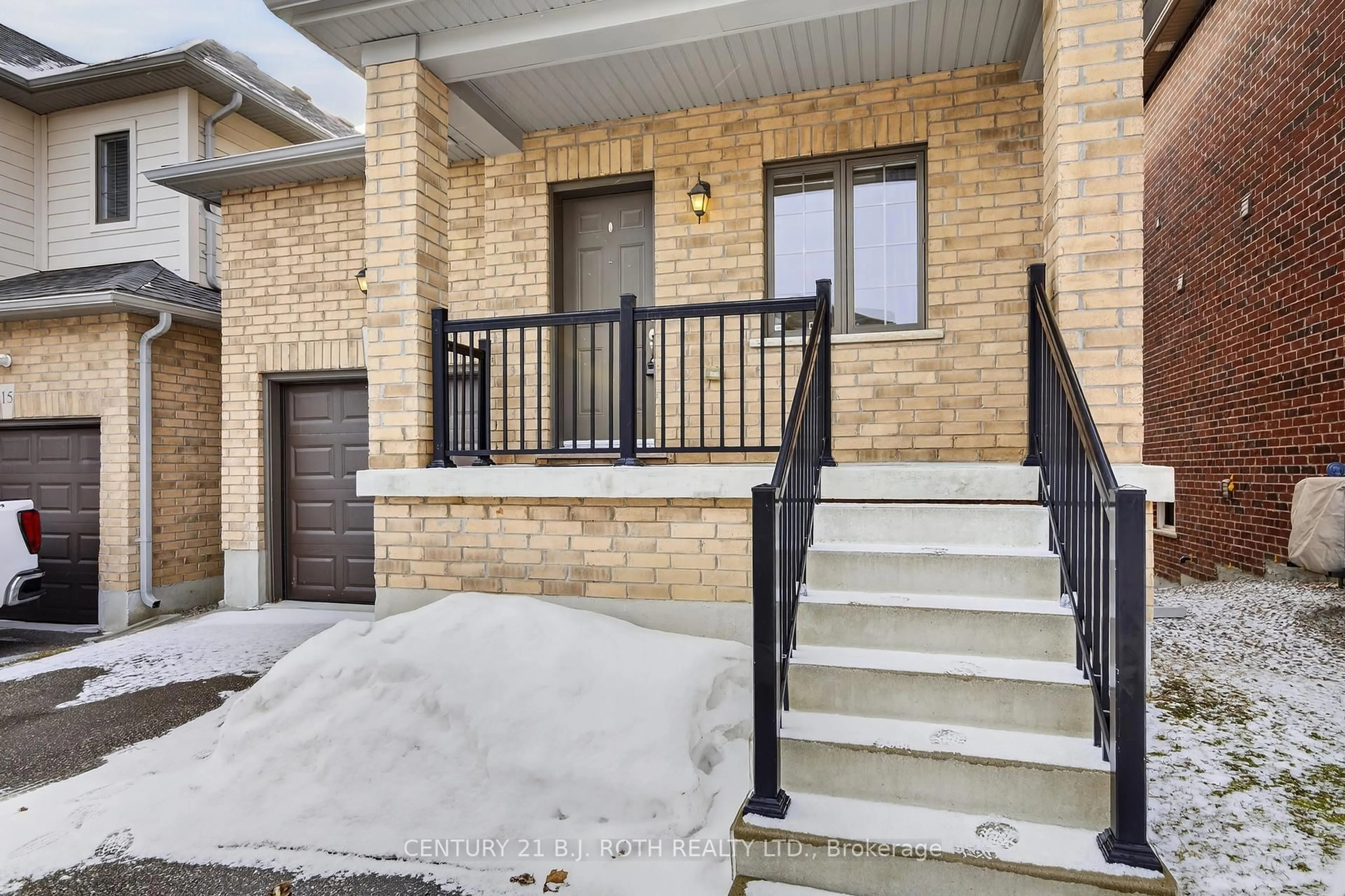 Home with brick exterior material, street for 17 BEDFORD ESTATES Cres, Barrie Ontario L4N 9K5