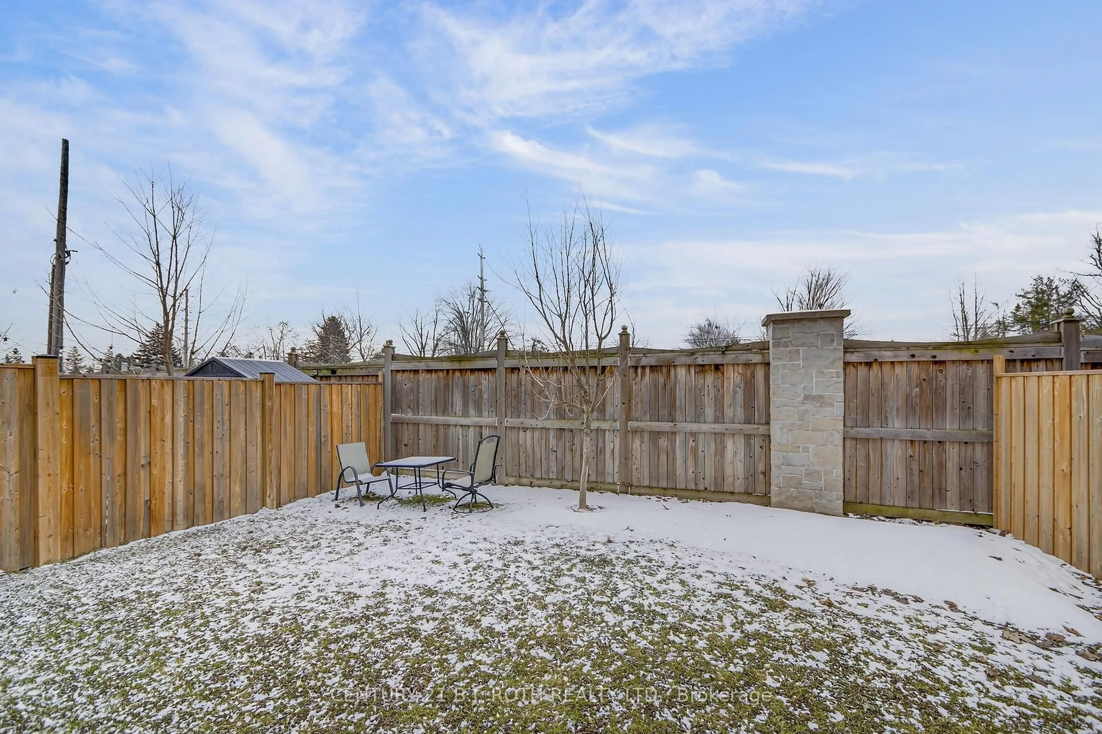 Patio, street for 17 BEDFORD ESTATES Cres, Barrie Ontario L4N 9K5