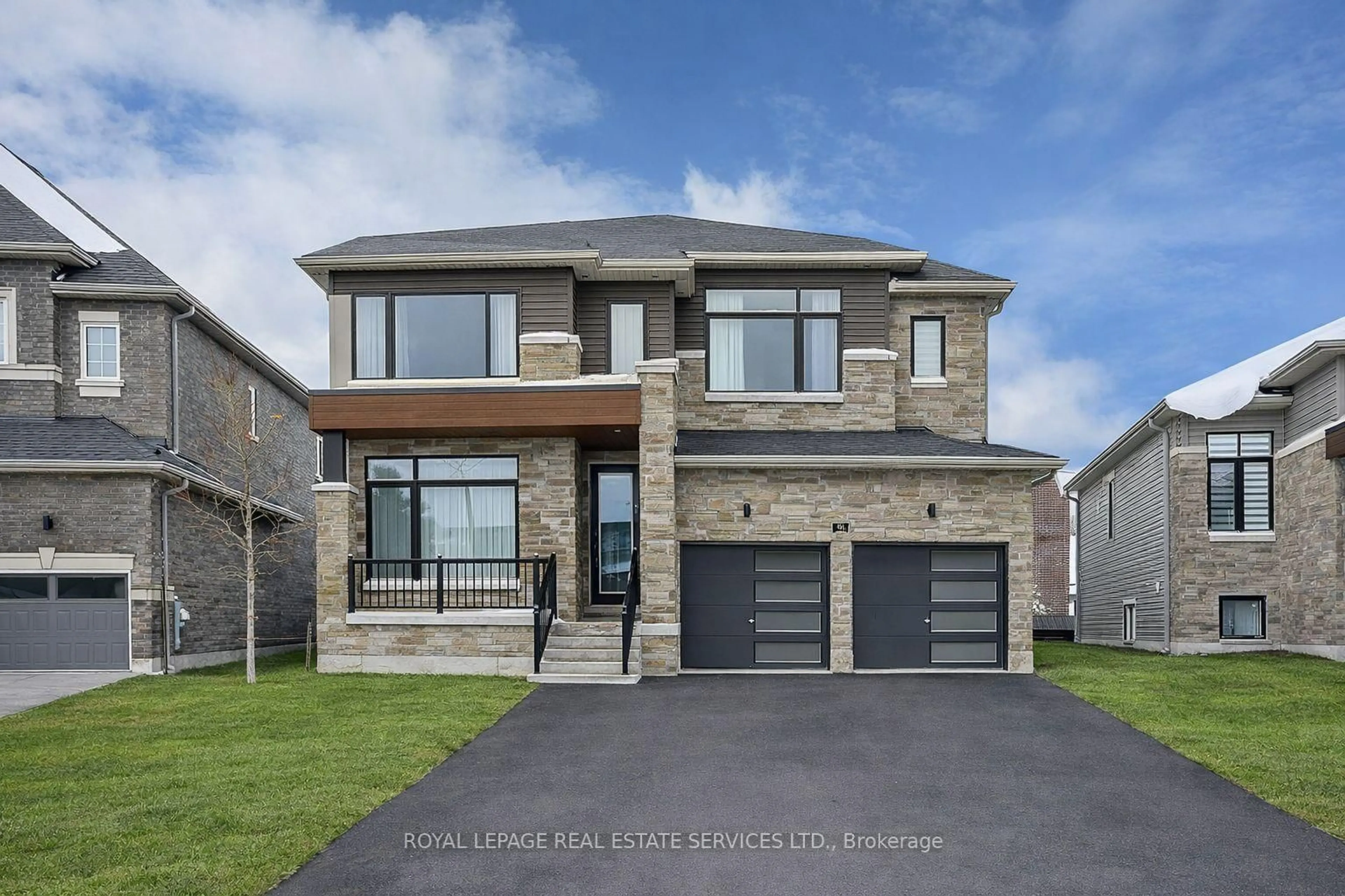 Home with brick exterior material, street for 51 Nicort Rd, Wasaga Beach Ontario L9Z 0N4