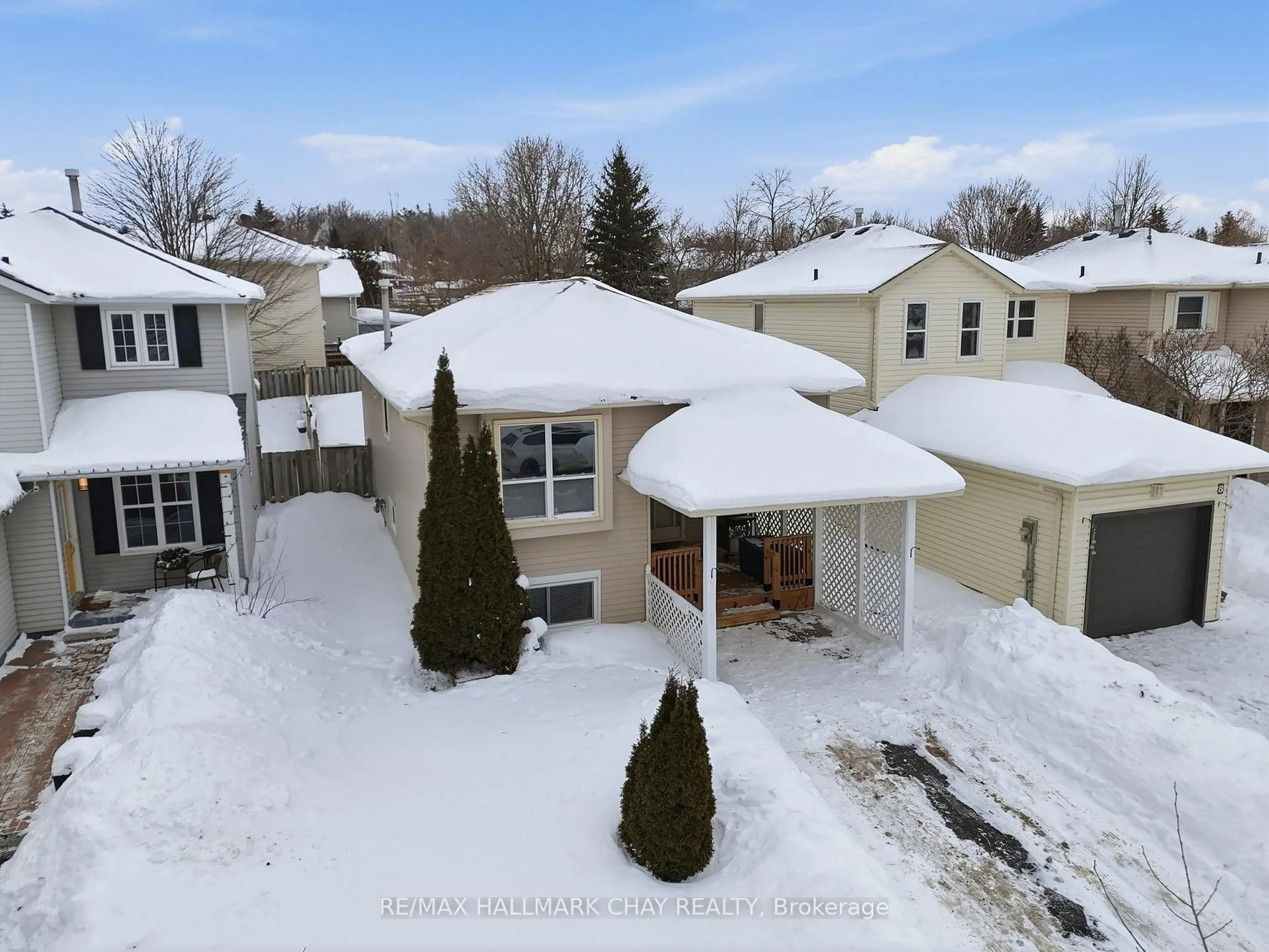 A pic from outside/outdoor area/front of a property/back of a property/a pic from drone, street for 6 D'ambrosio Dr, Barrie Ontario L4N 6V5