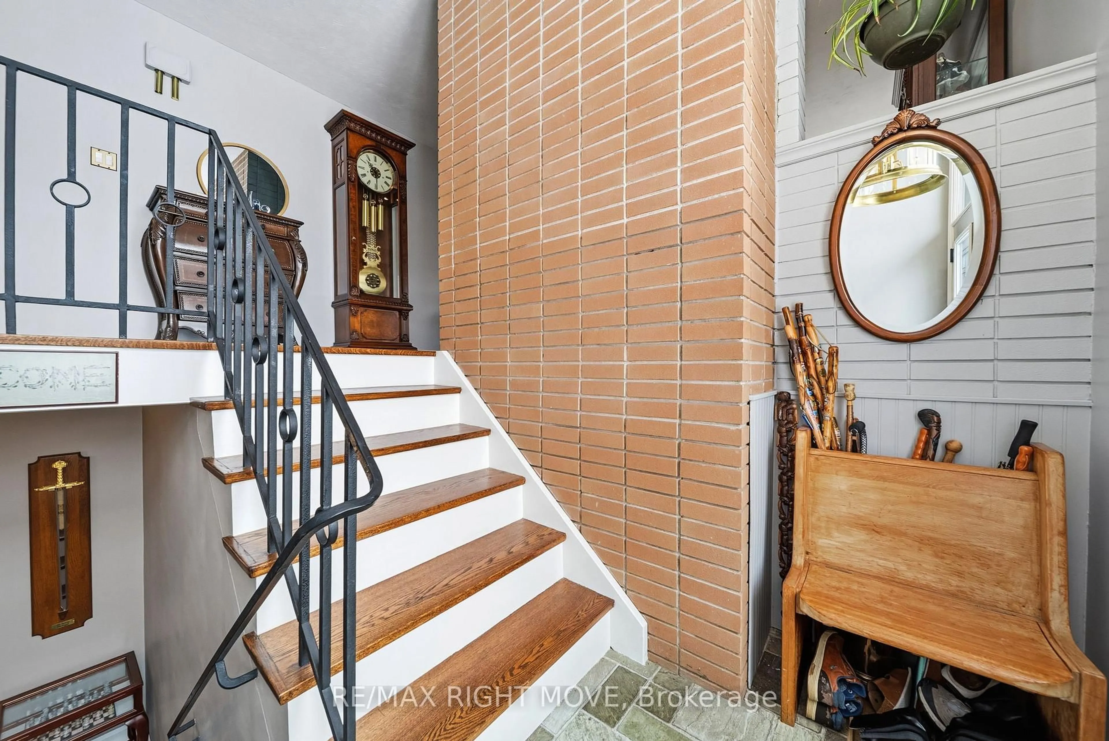 Unknown for 220 Belmoral Dr, Orillia Ontario L3V 5R1