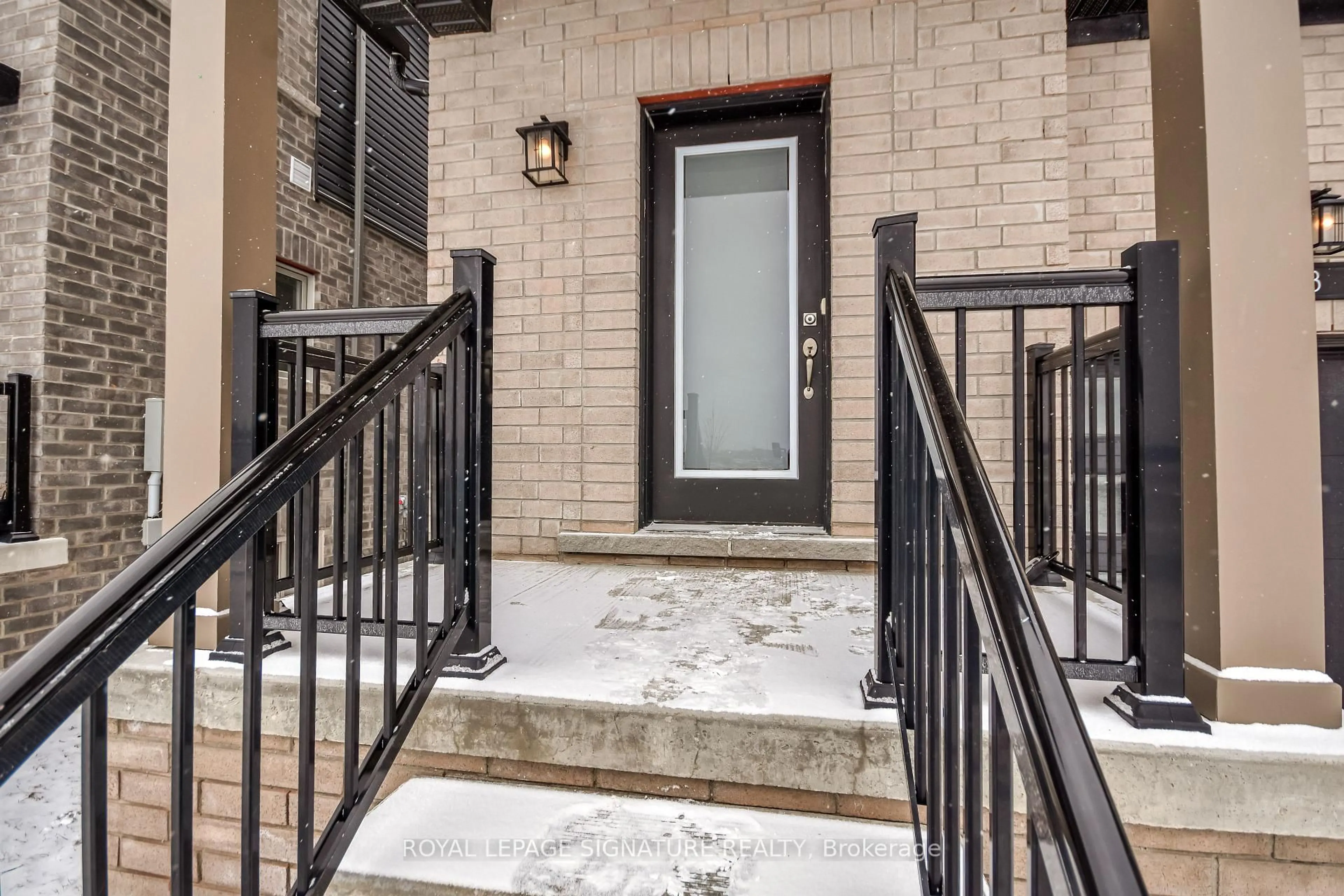 Unknown for 23 Turnberry Lane, Barrie Ontario L9J 0M8