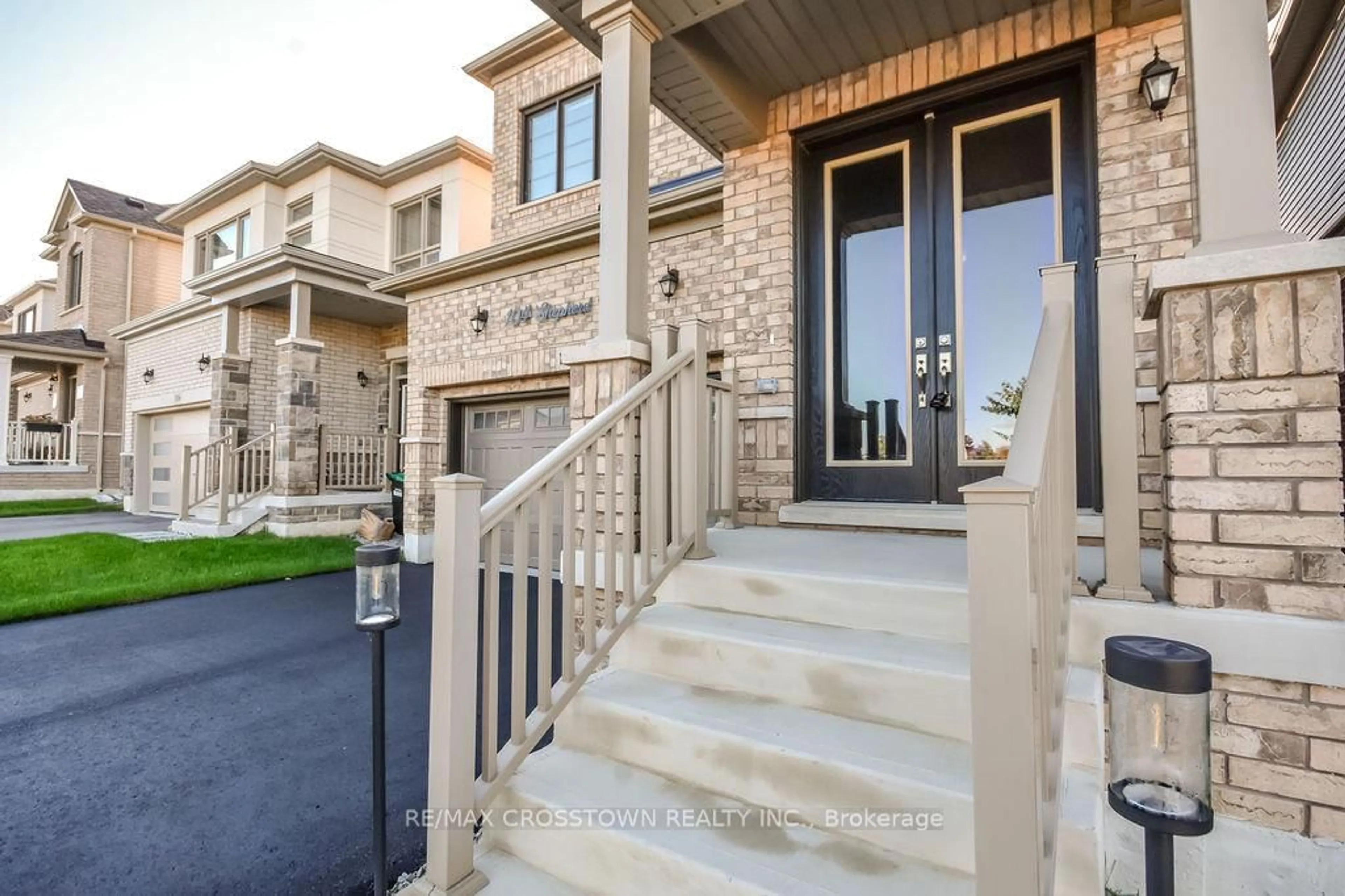 Unknown for 104 Shepherd Dr, Barrie Ontario L9S 2Z4