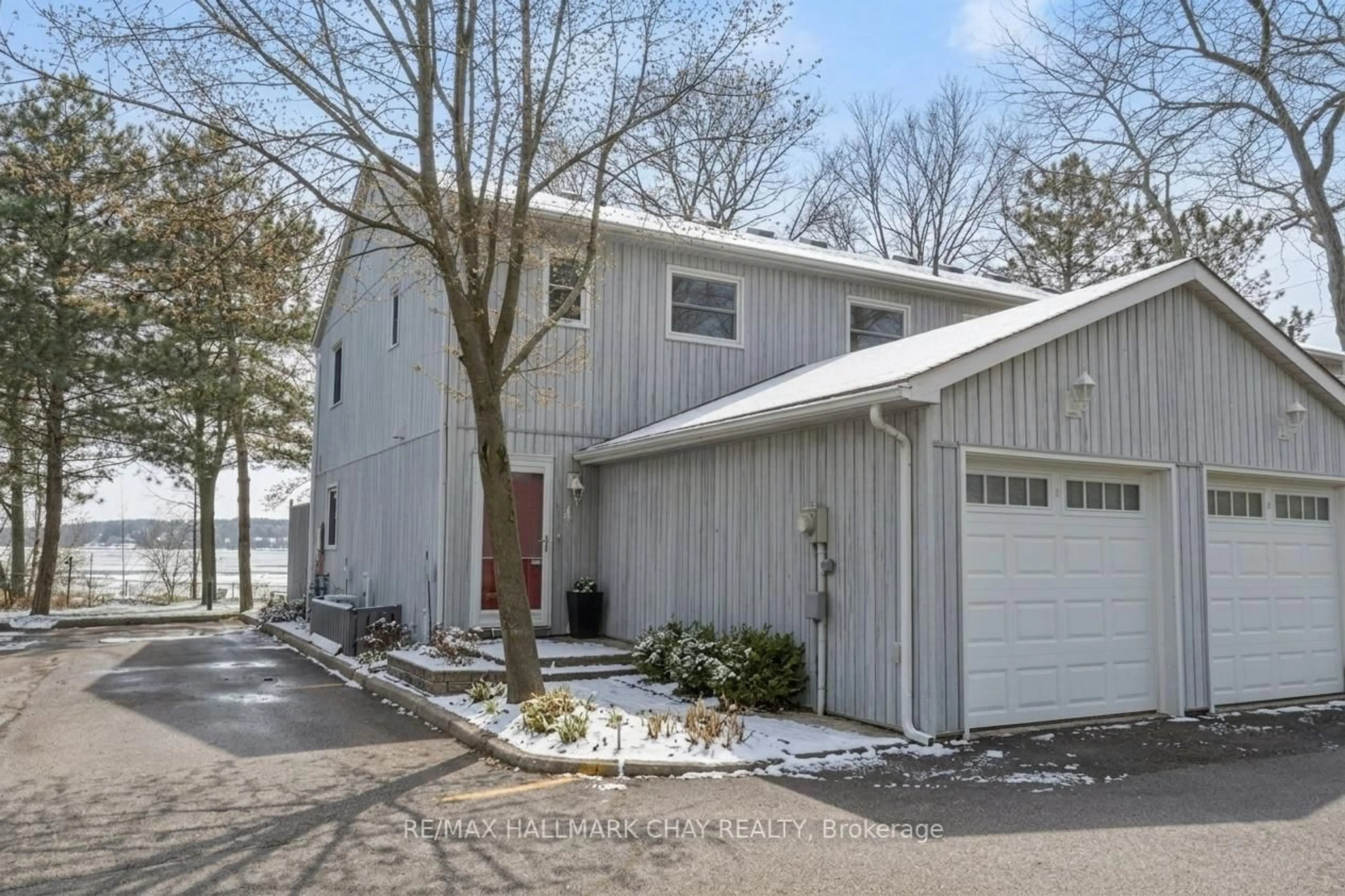 Unknown for 1 Olive Cres #4, Orillia Ontario L3V 7N5