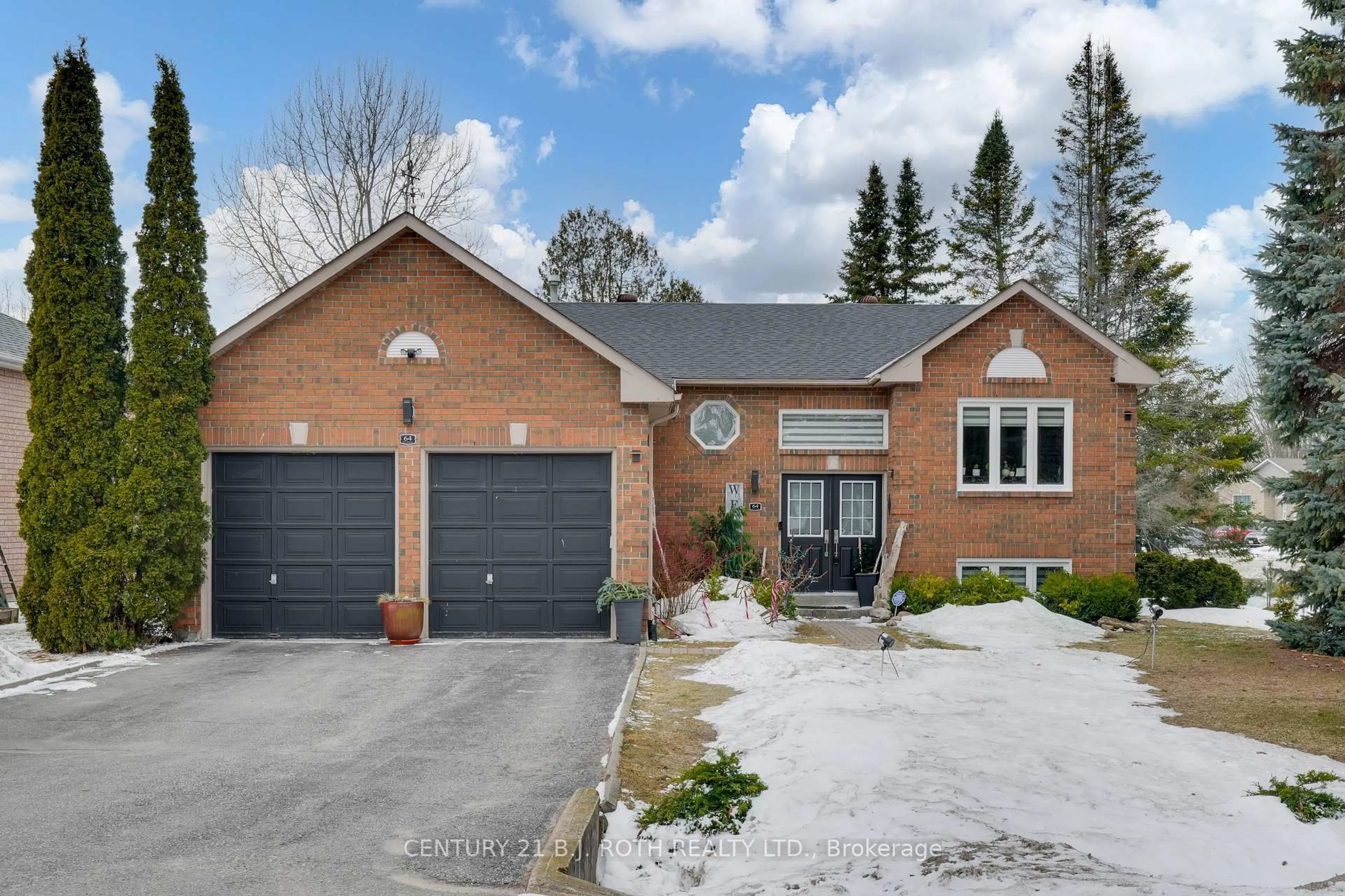 Home with brick exterior material, street for 64 Royal Beech Dr, Wasaga Beach Ontario L9Z 1H3