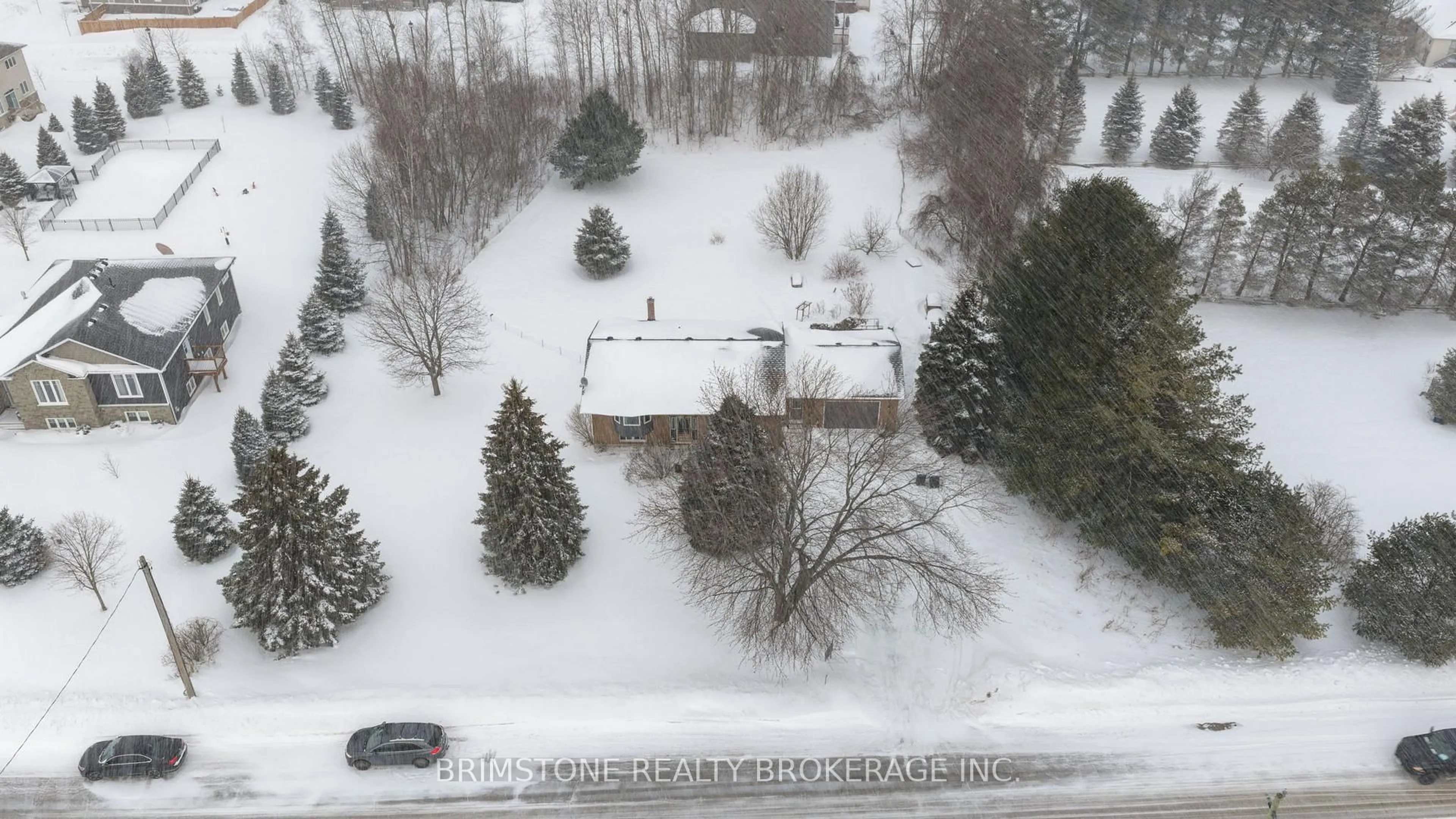 A pic from outside/outdoor area/front of a property/back of a property/a pic from drone, street for 220 Morgan Rd, Wasaga Beach Ontario L9Z 1N4