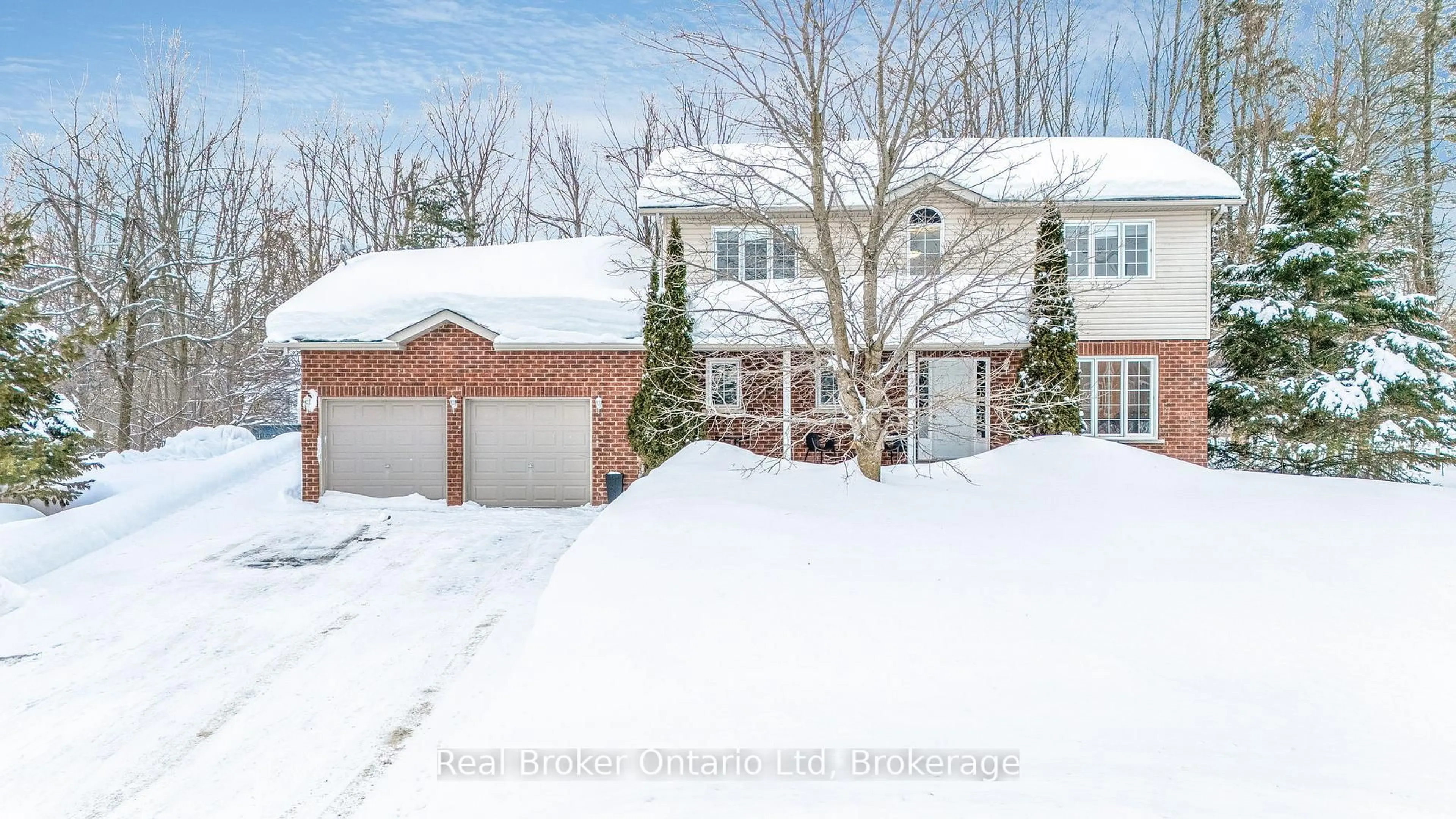 A pic from outside/outdoor area/front of a property/back of a property/a pic from drone, street for 9 Boyd Cres, Oro-Medonte Ontario L0K 1N0