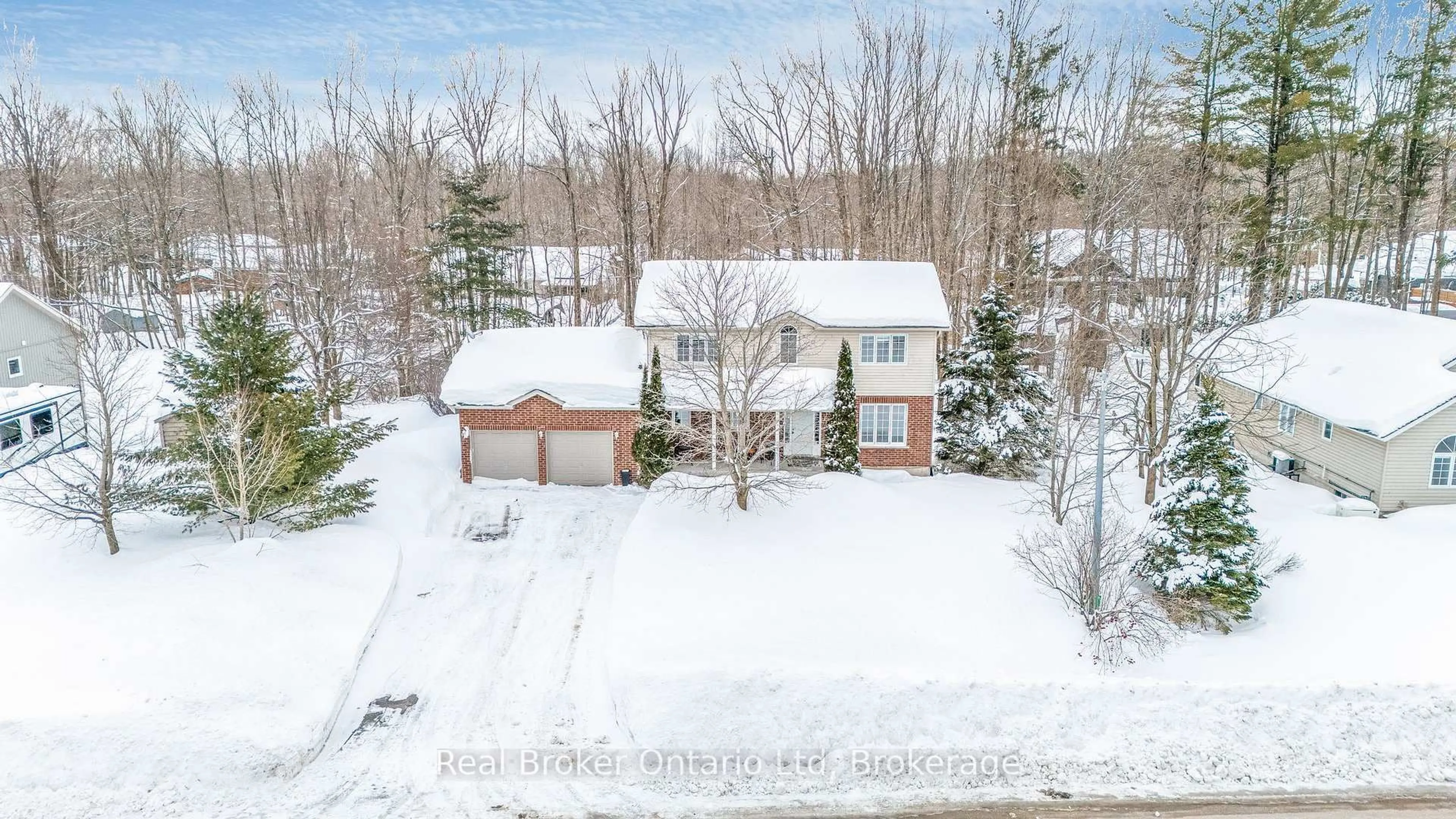 A pic from outside/outdoor area/front of a property/back of a property/a pic from drone, street for 9 Boyd Cres, Oro-Medonte Ontario L0K 1N0