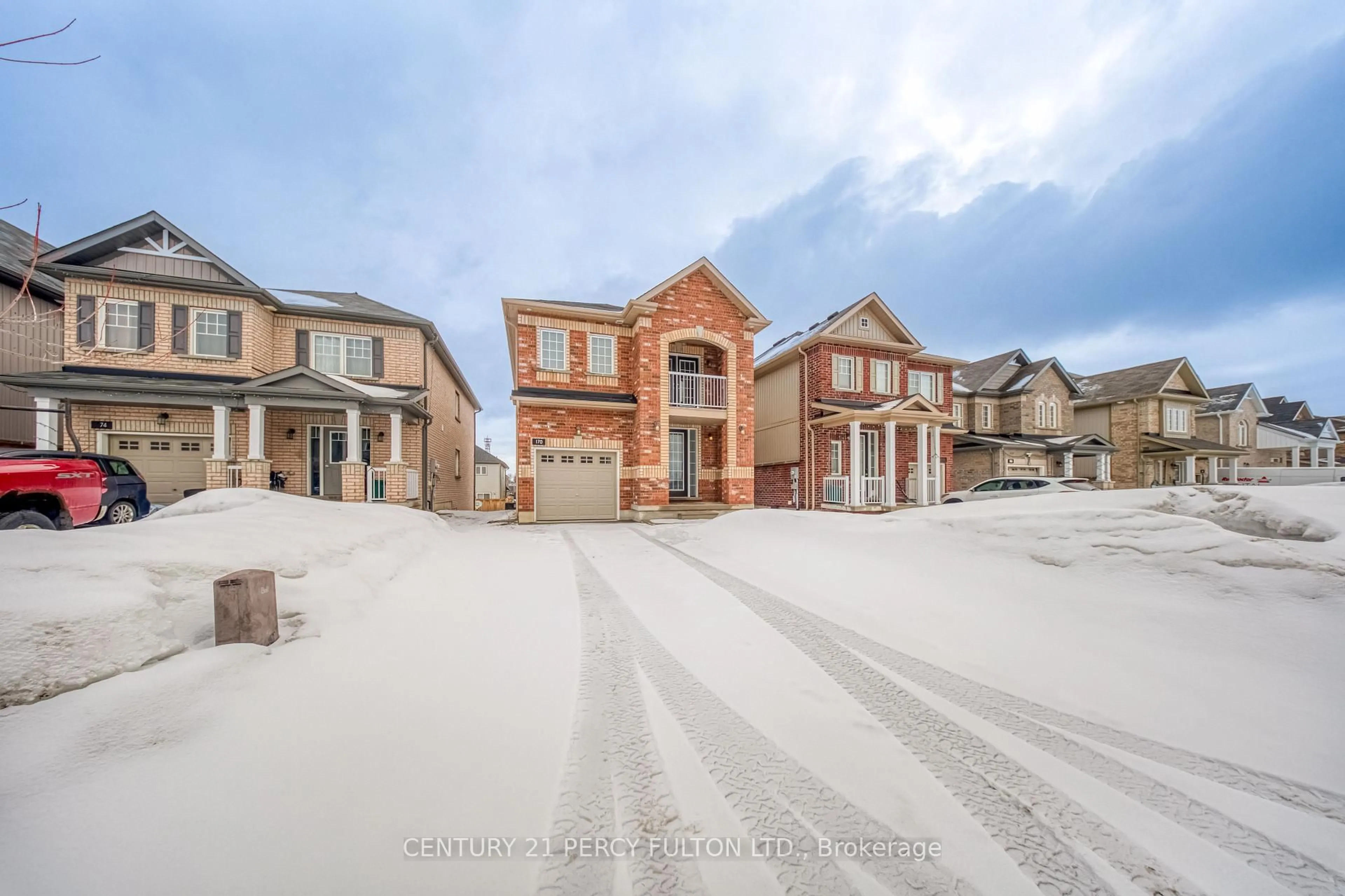 A pic from outside/outdoor area/front of a property/back of a property/a pic from drone, street for 170 Diana Dr, Orillia Ontario L3V 8J7