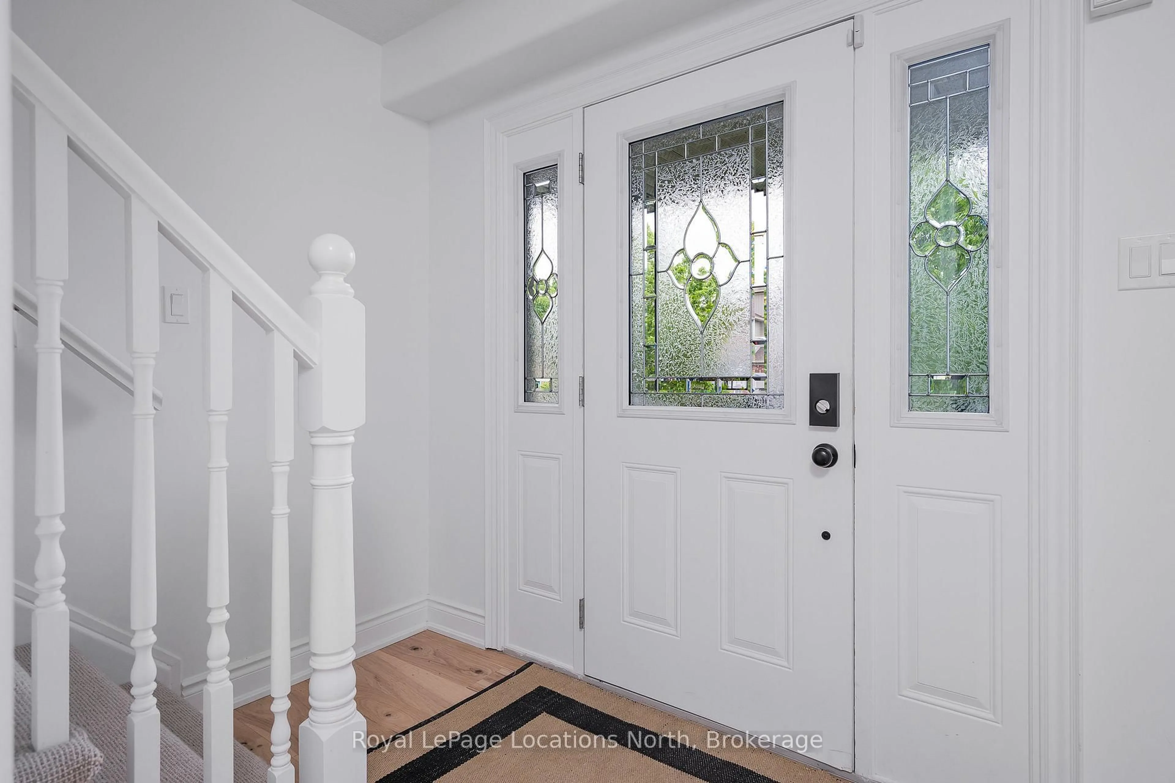 Indoor entryway for 26 Davis St, Collingwood Ontario L9Y 0C8