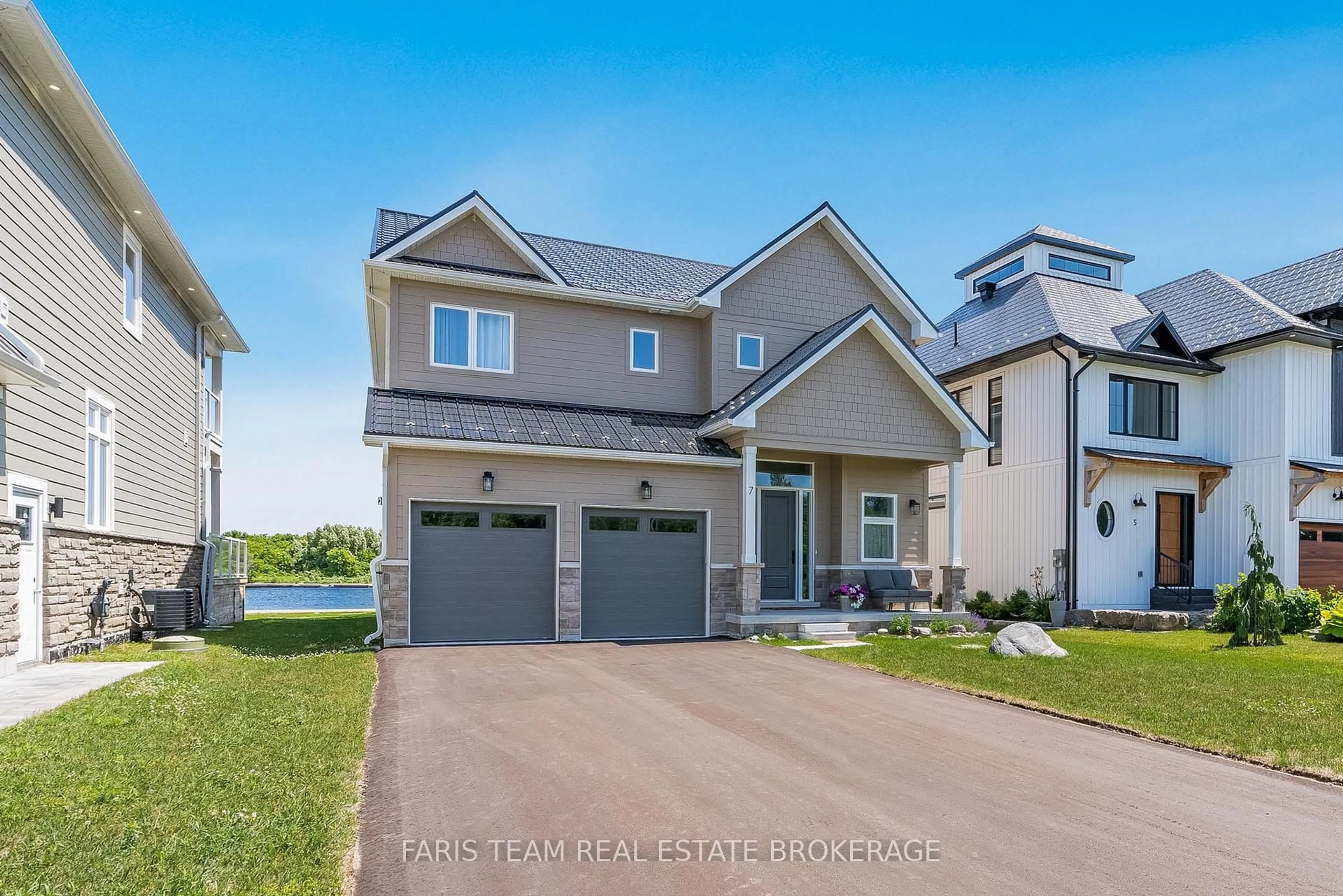 Home with vinyl exterior material, water/lake/river/ocean view for 7 Dock Lane, Tay Ontario L0K 1R0