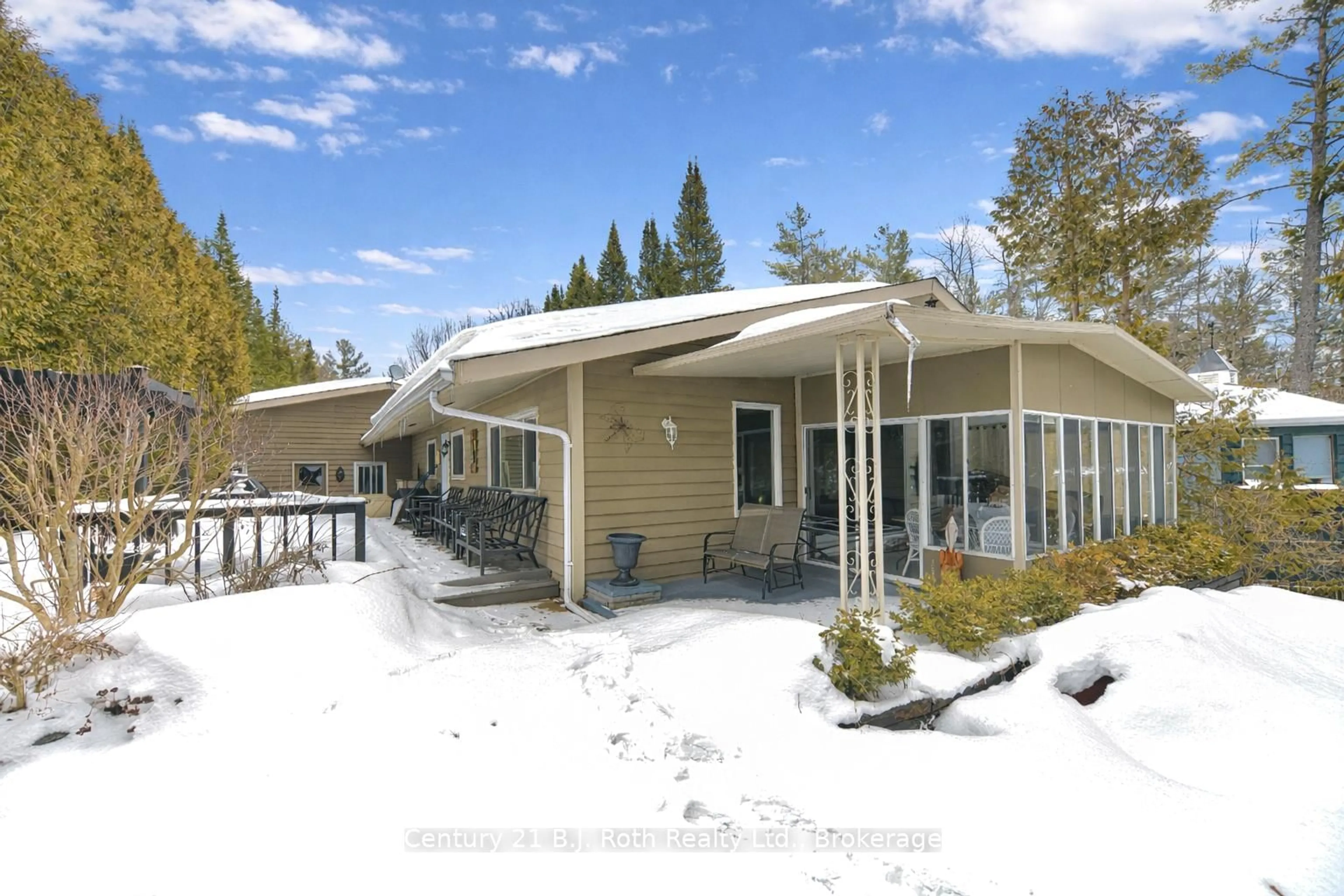 Patio, unknown for 3609 Riverdale Dr, Severn Ontario L0K 2B0