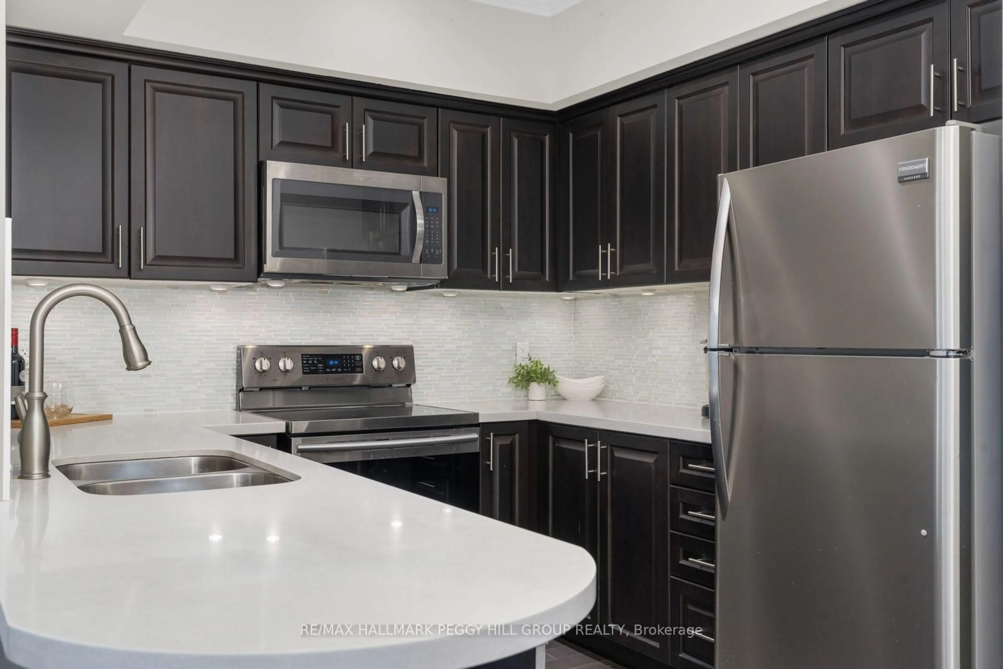 Standard kitchen, ceramic/tile floor for 306 Essa Rd #407, Barrie Ontario L9J 0H5