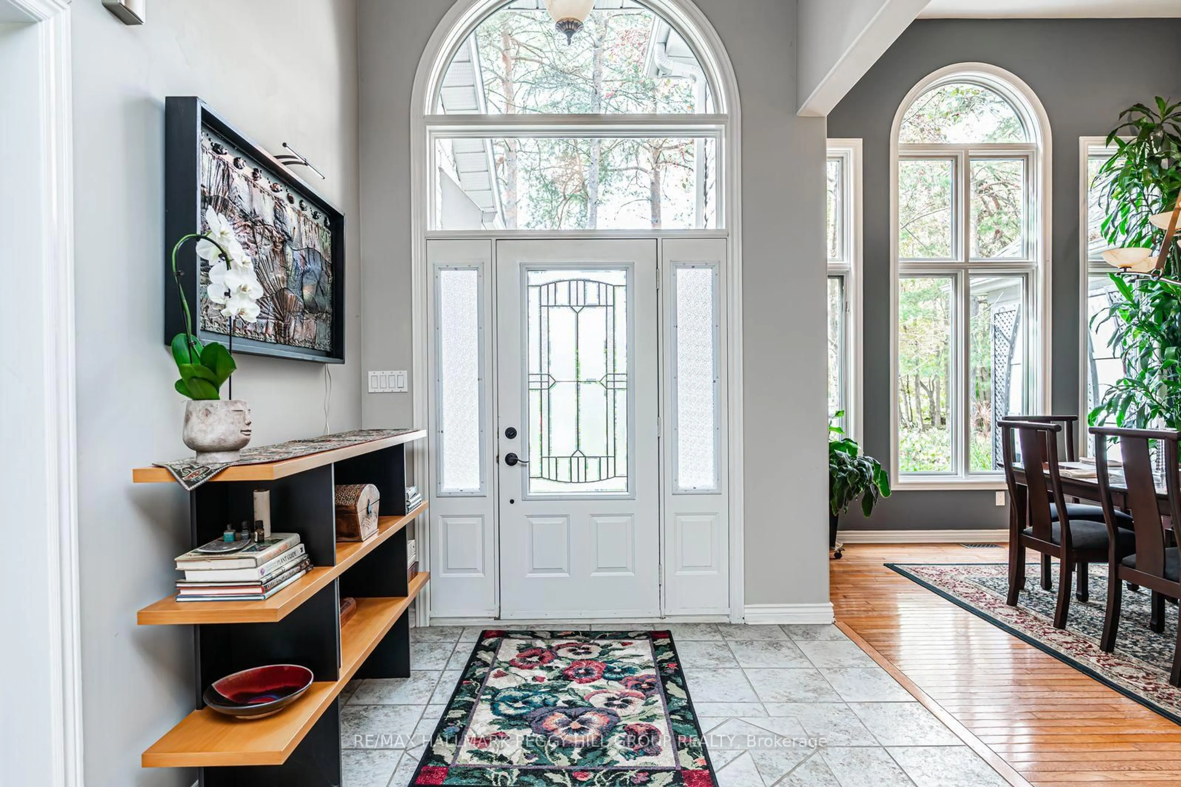 Indoor entryway for 11 Bunker Pl, Oro-Medonte Ontario L0L 2L0