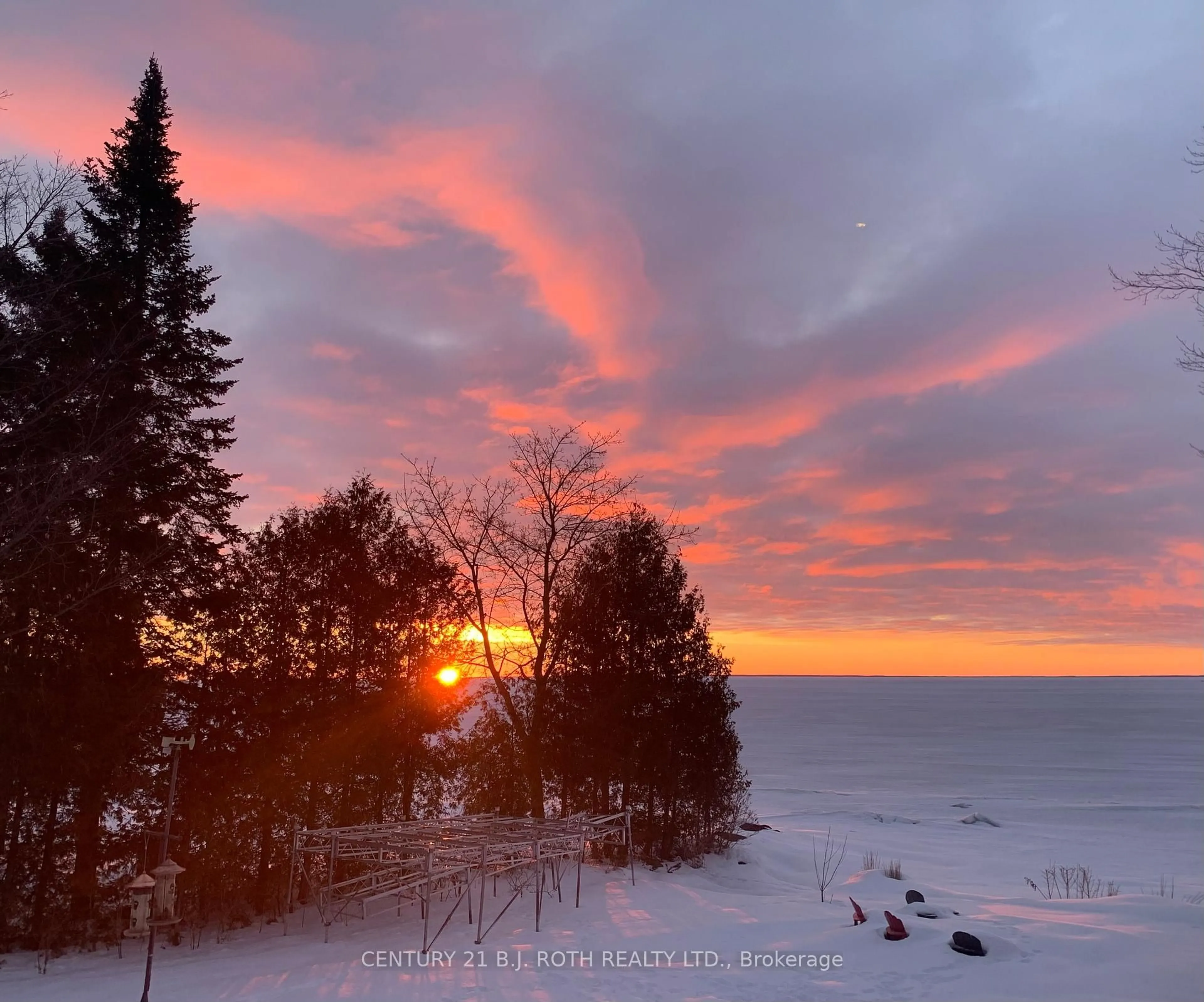 Blurry image for 95 lakeshore Rd, Oro-Medonte Ontario L0L 2E0