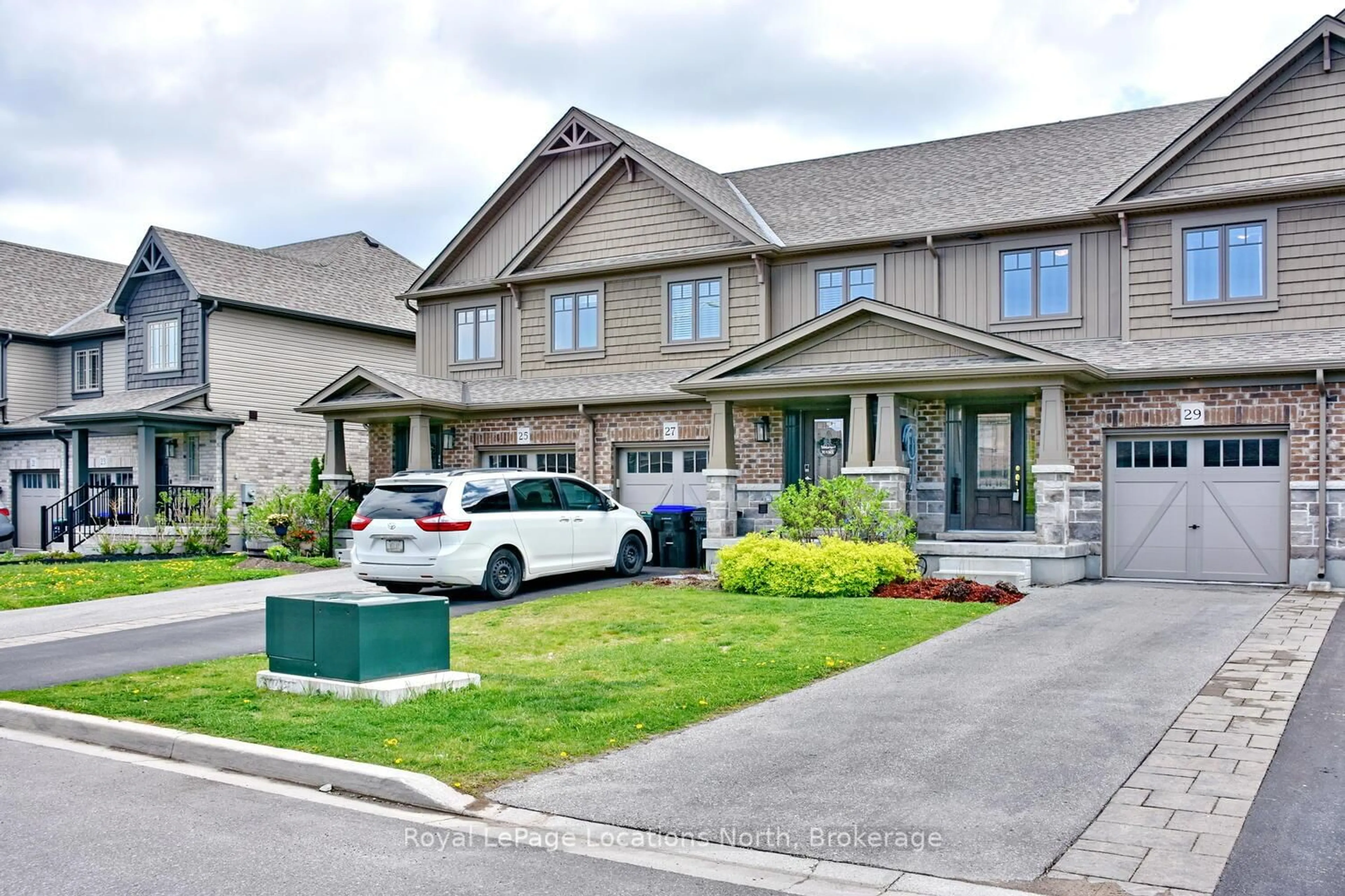 Home with brick exterior material, street for 29 Archer Ave, Collingwood Ontario L9Y 3B7