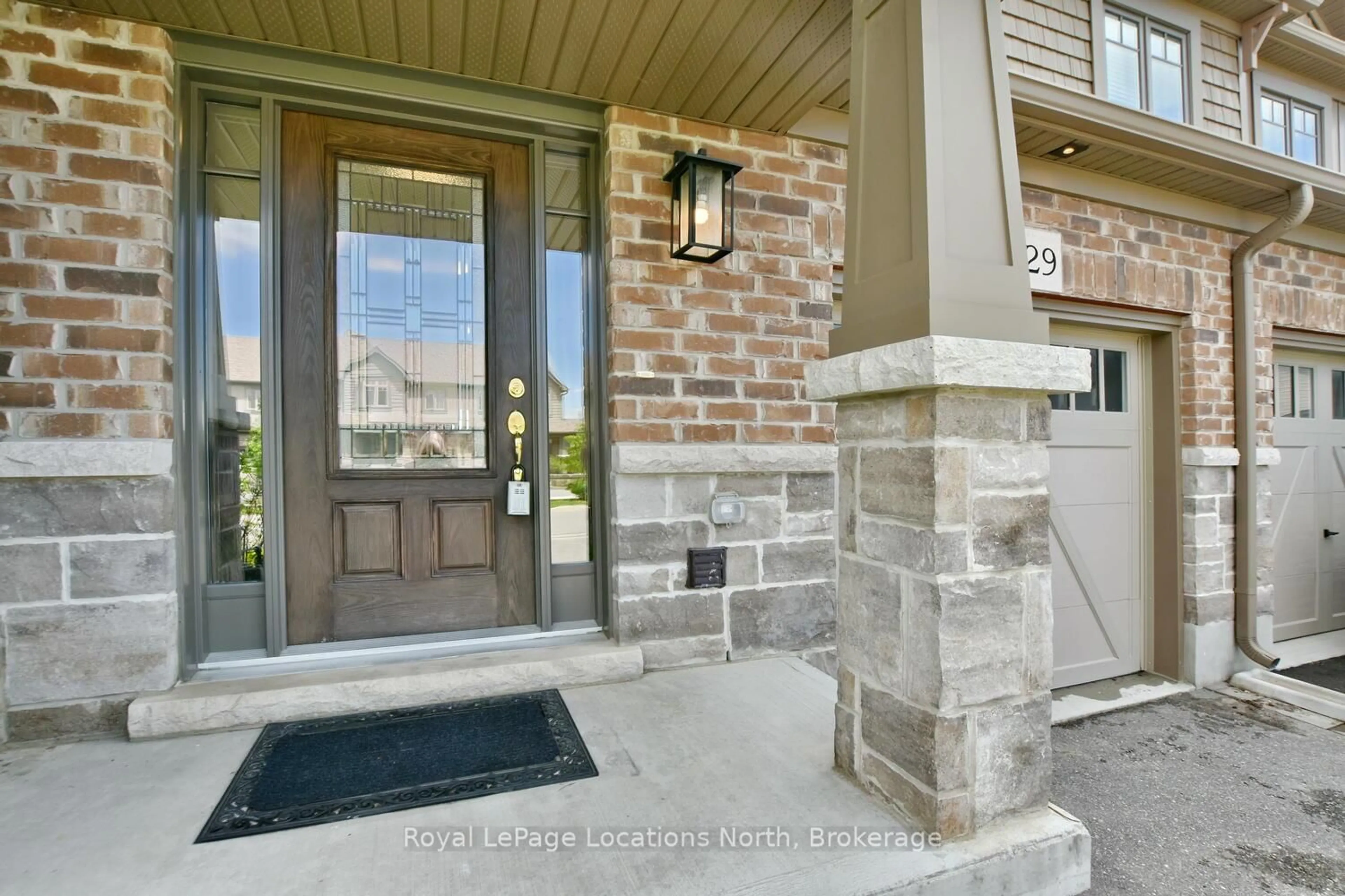 Indoor entryway for 29 Archer Ave, Collingwood Ontario L9Y 3B7