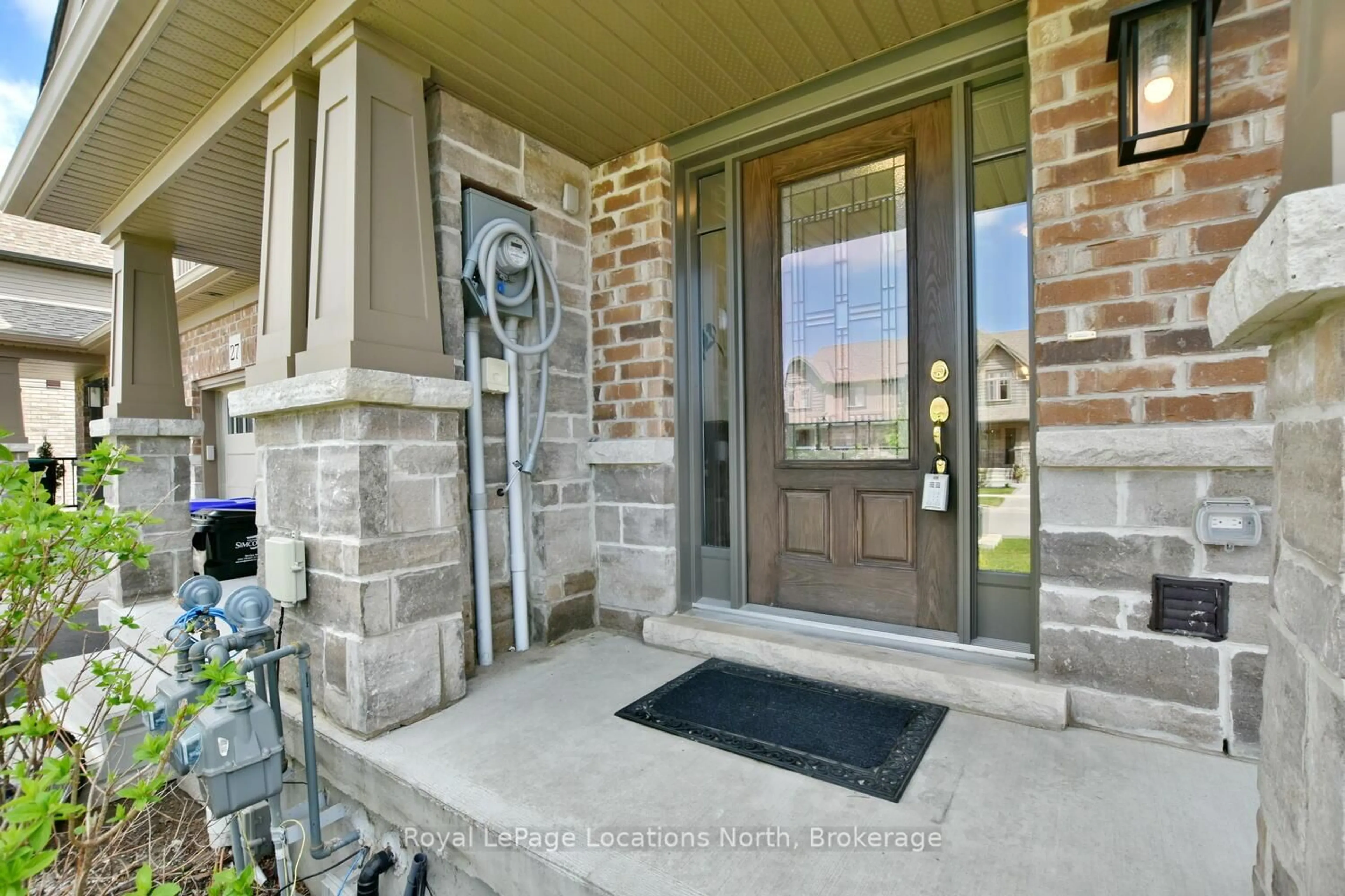 Indoor entryway for 29 Archer Ave, Collingwood Ontario L9Y 3B7