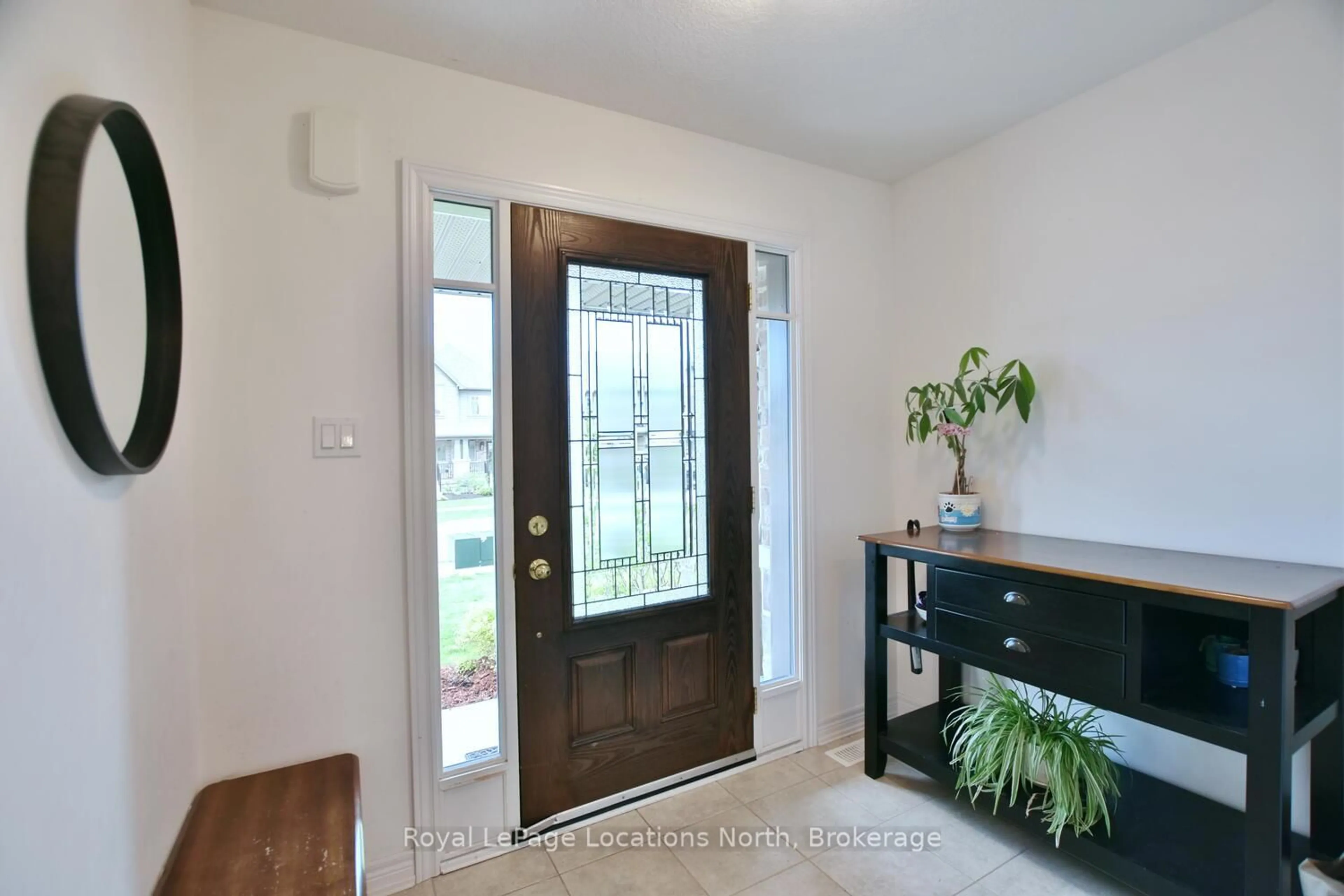 Indoor entryway for 29 Archer Ave, Collingwood Ontario L9Y 3B7