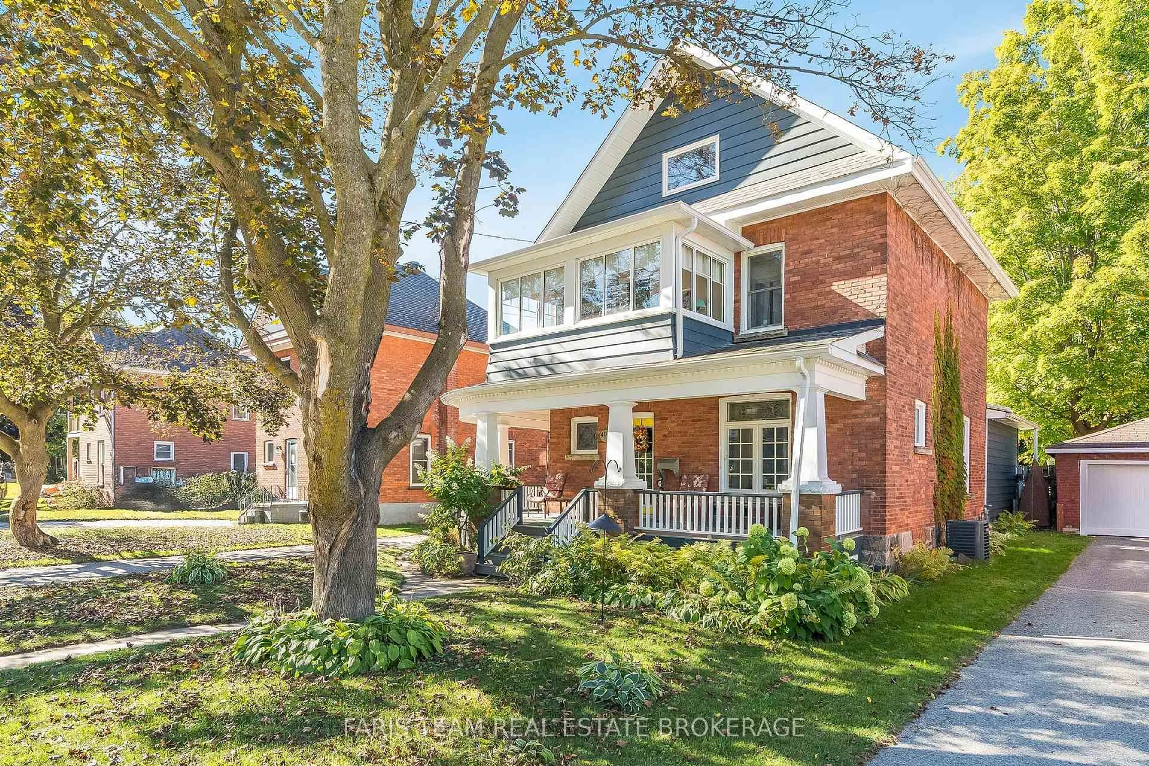 Home with brick exterior material, street for 404 Manly St, Midland Ontario L4R 3E3