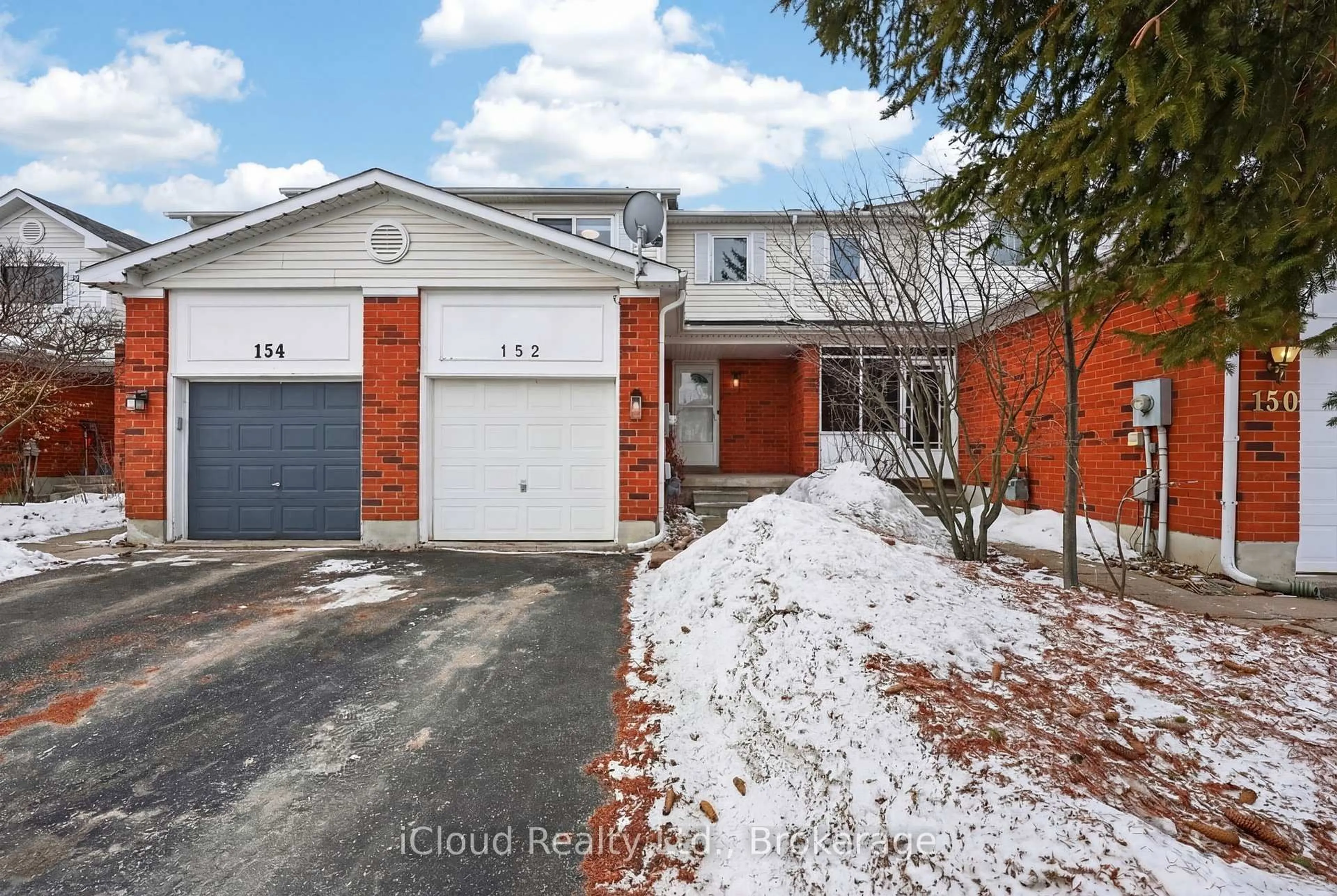 A pic from outside/outdoor area/front of a property/back of a property/a pic from drone, street for 152 Pickett Cres, Barrie Ontario L4N 8C2
