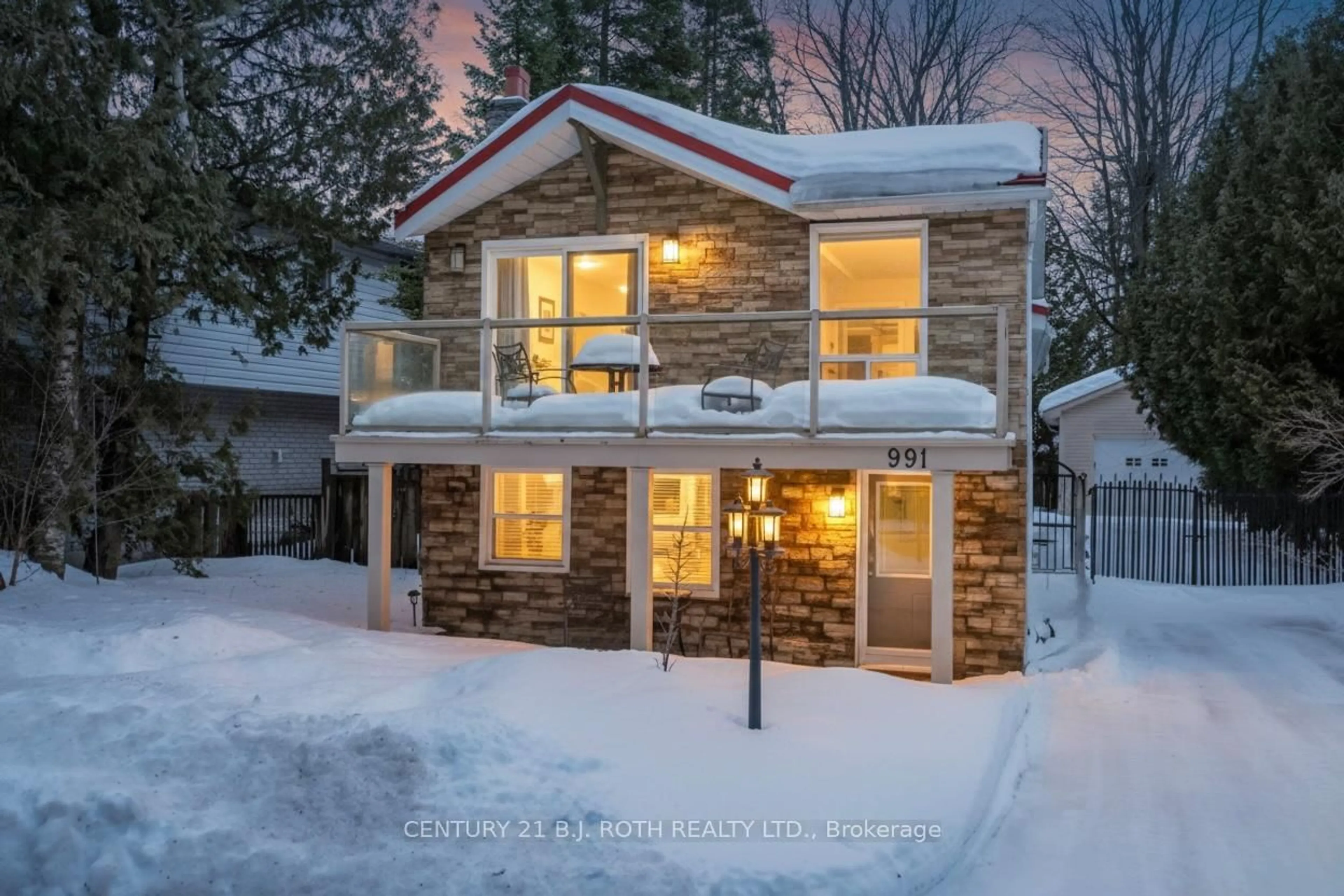 Home with brick exterior material, unknown for 991 Shore Lane, Wasaga Beach Ontario L9Z 2B4