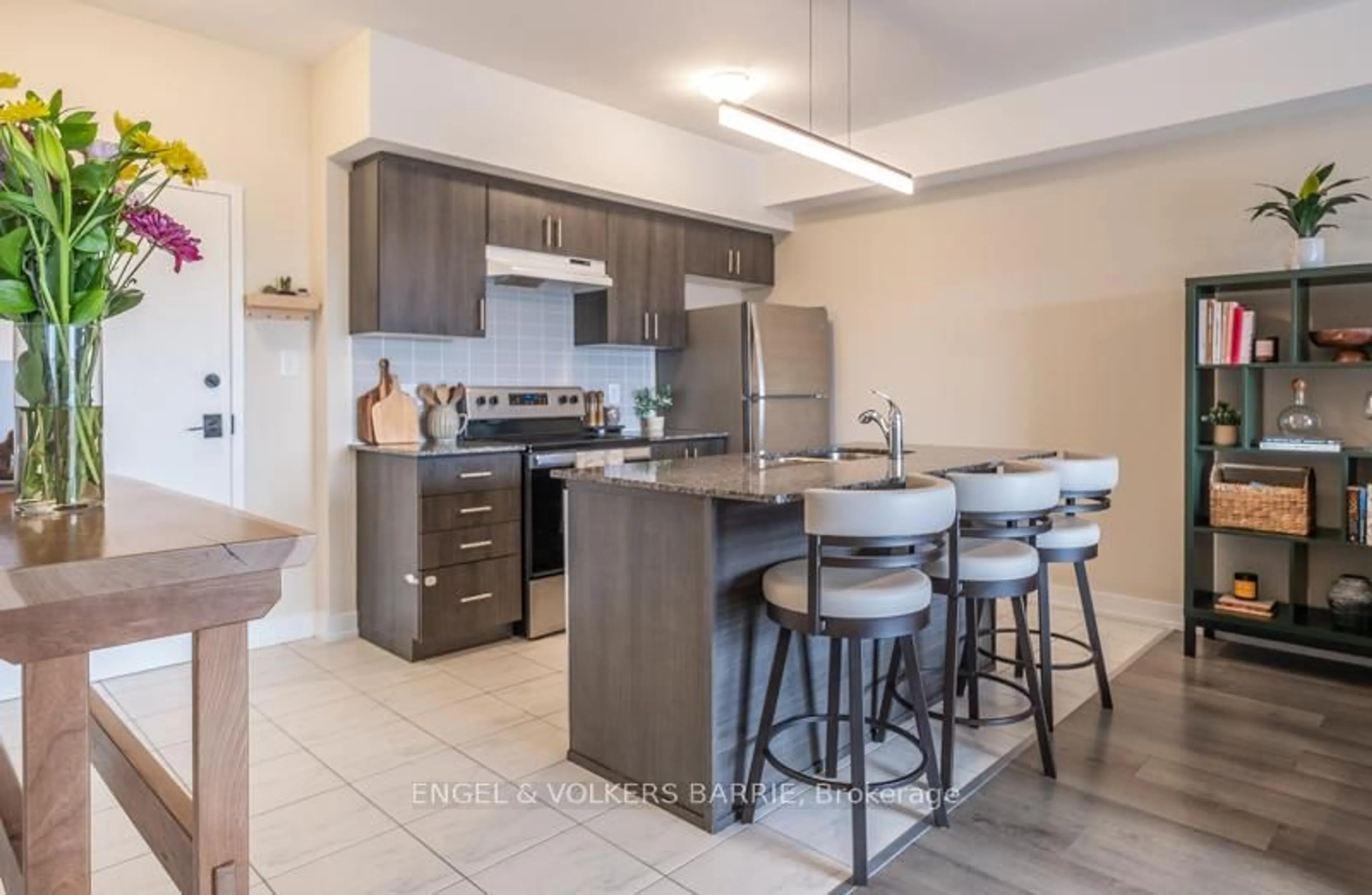 Open concept kitchen, ceramic/tile floor for 4 Spice Way #312, Barrie Ontario L9J 0M2